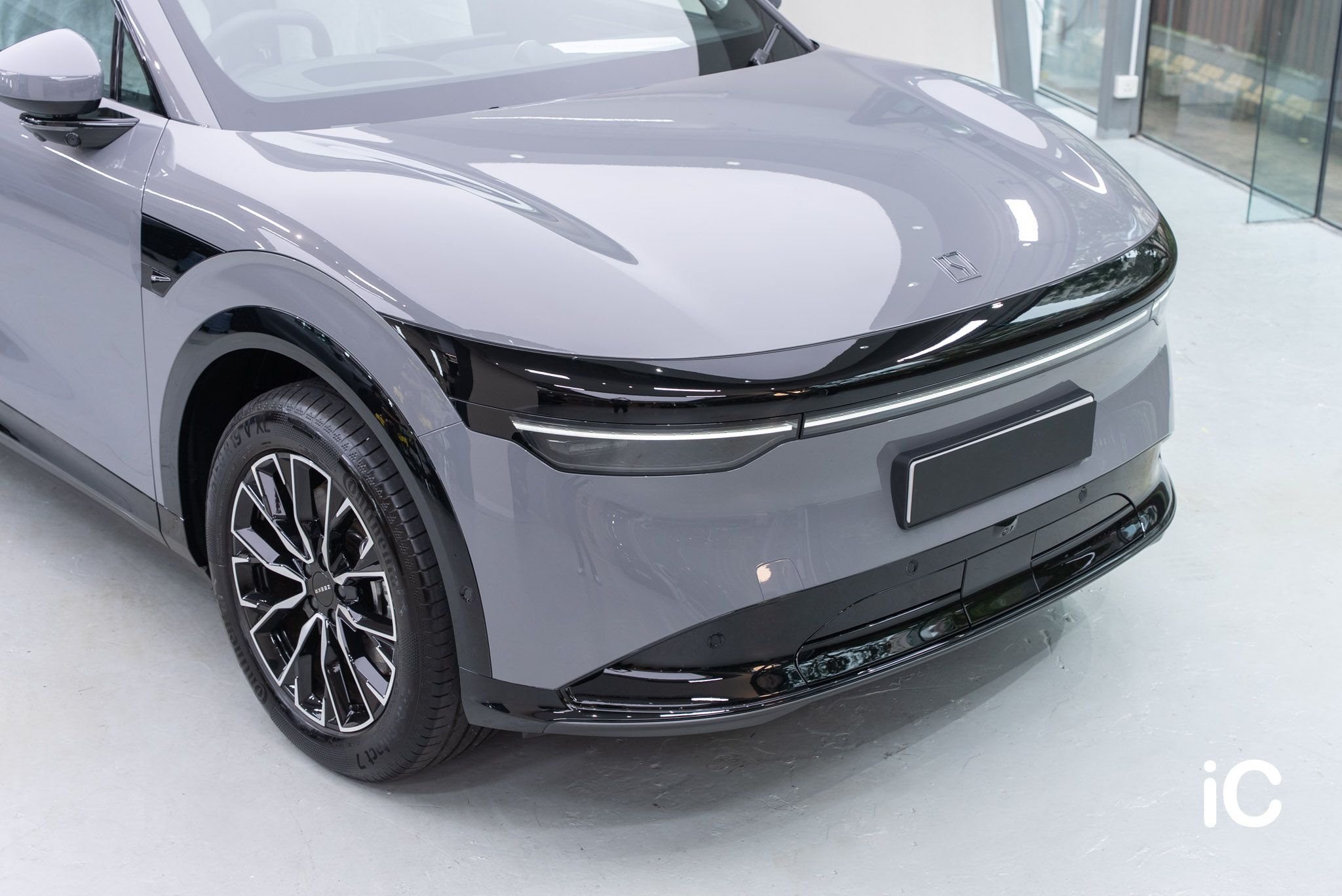 ic-detail-zeeker-7x-om-individual-colour-ppf-zurich-ash-2