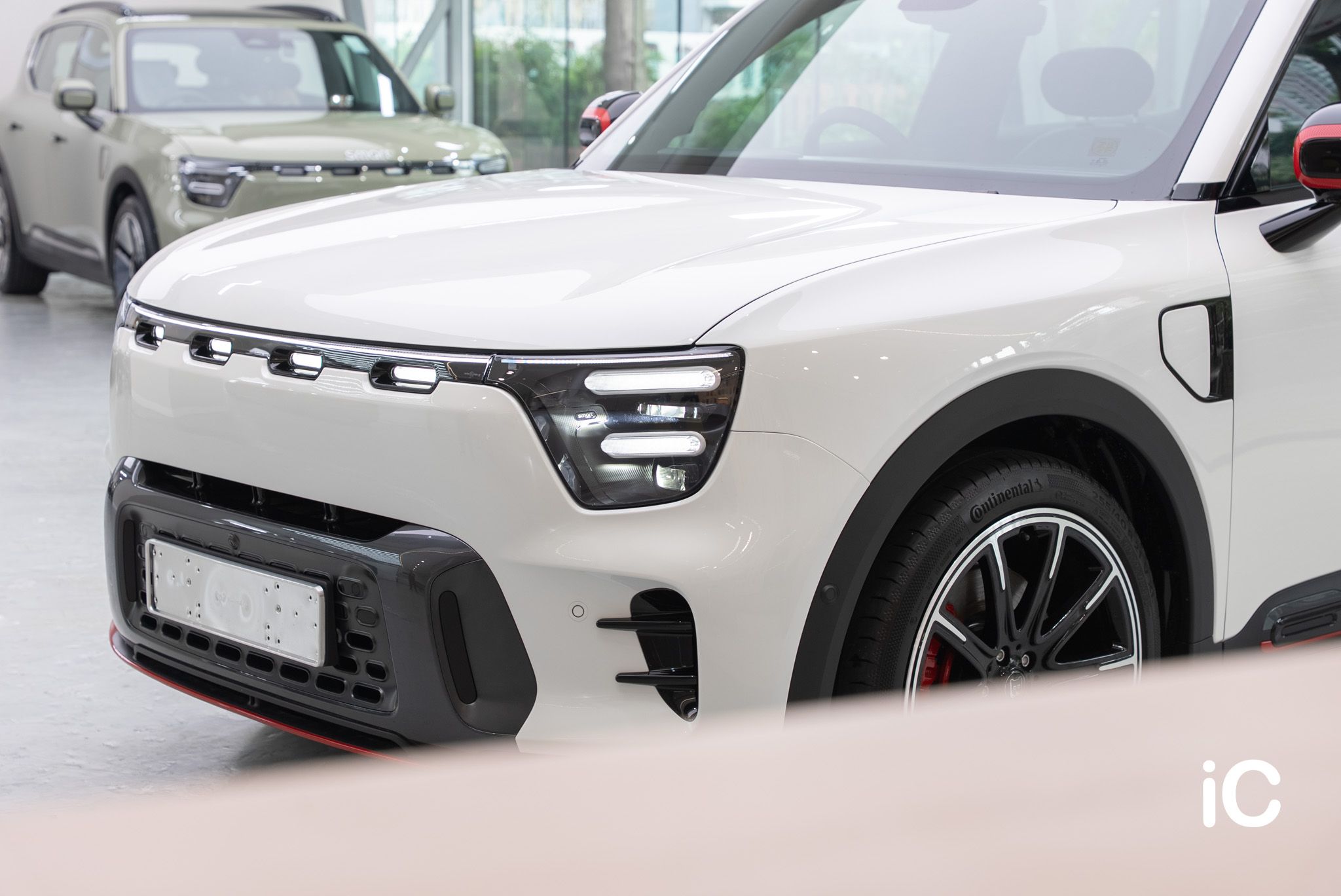 ic-detail-smart-5-barbus-white-gyeon-ppf-1