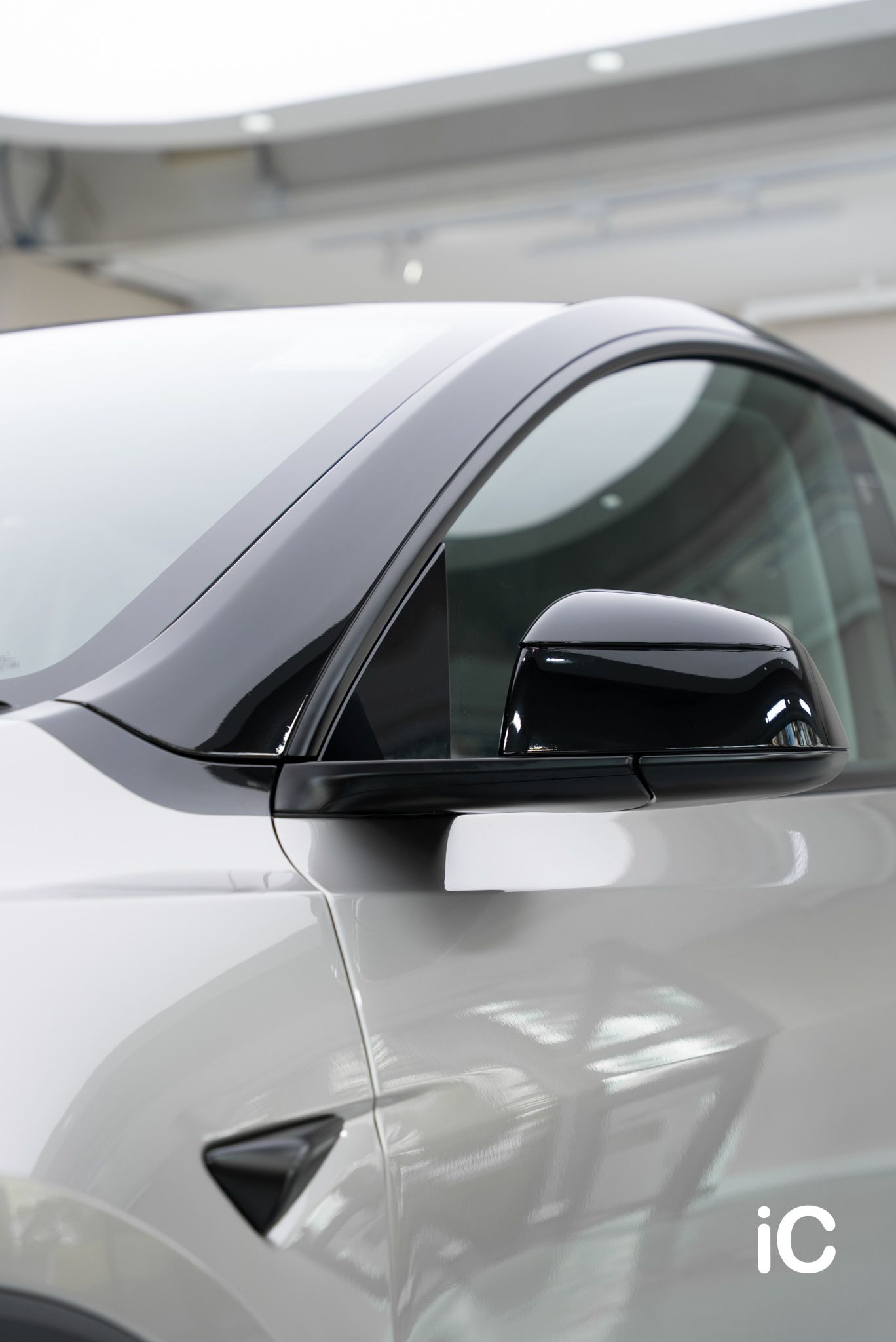 ic-detail-tesla-model-y-om-individual-colour-ppf-liquid-silver-40