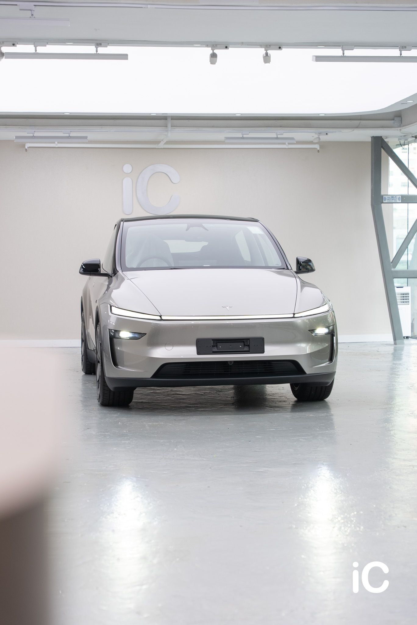 ic-detail-tesla-model-y-om-individual-colour-ppf-liquid-silver-6