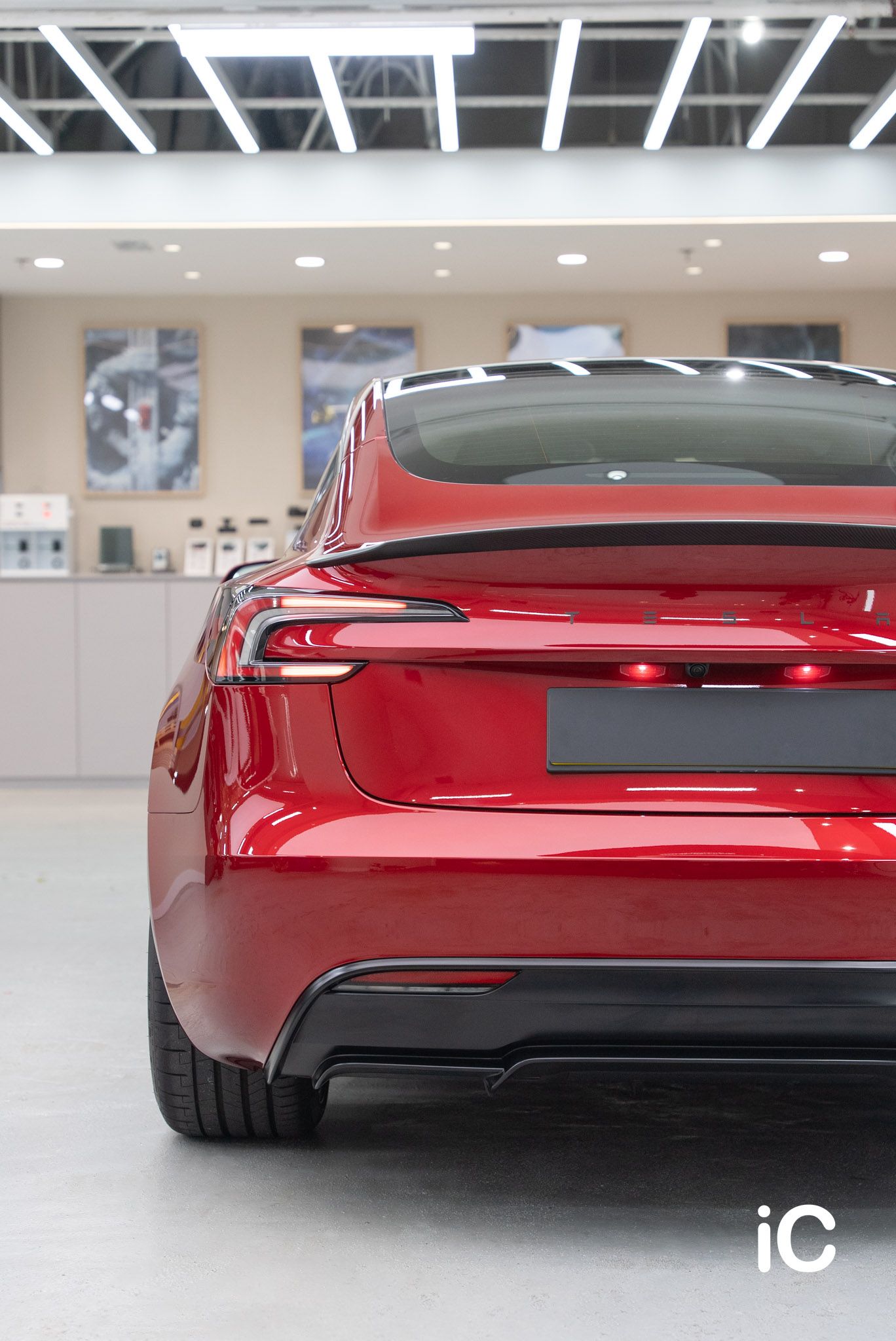 ic-detail-model-3-red-ulgo-black-infinity-12