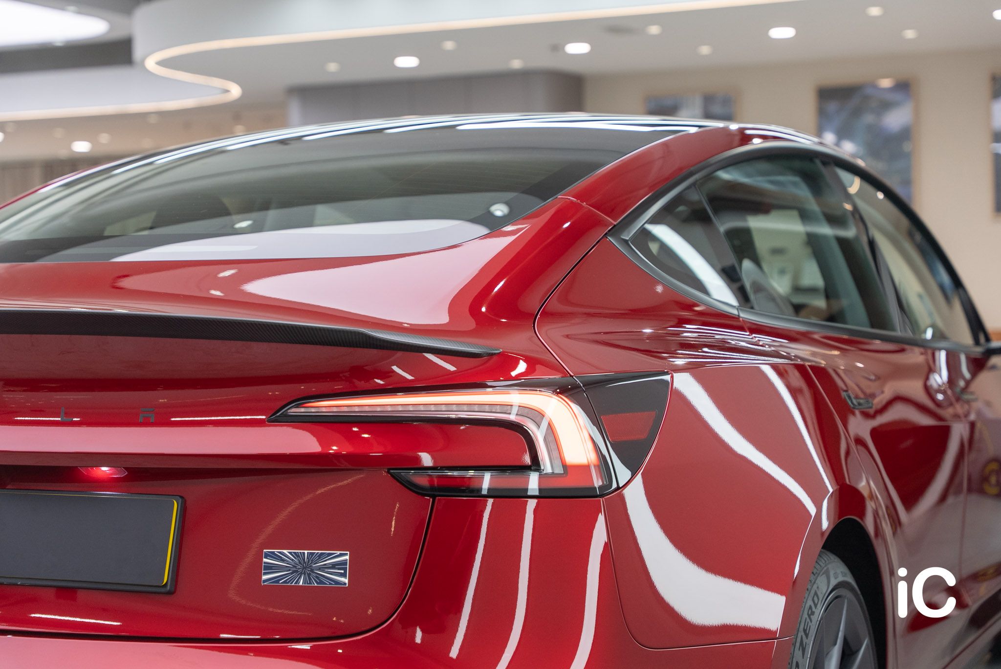 ic-detail-model-3-red-ulgo-black-infinity-13