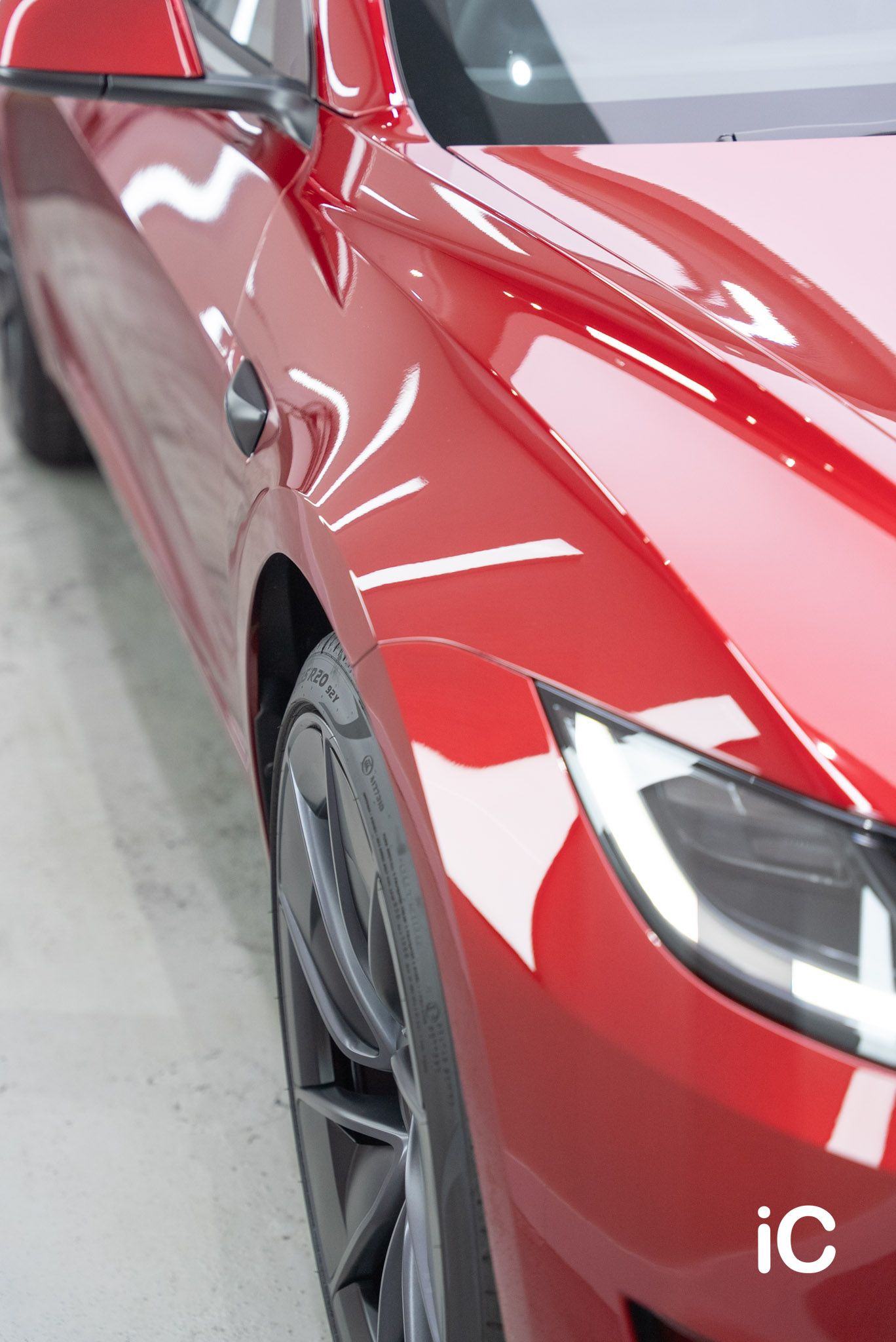 ic-detail-model-3-red-ulgo-black-infinity-18