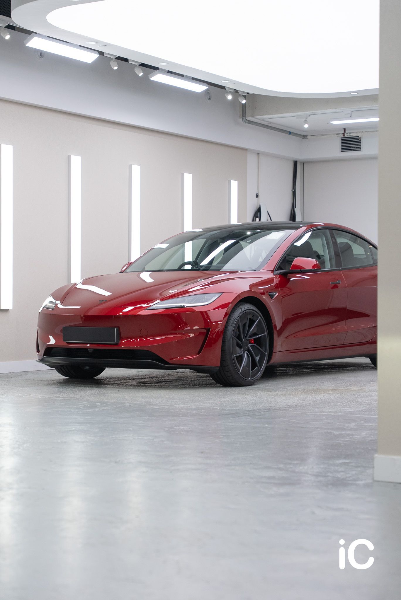 ic-detail-model-3-red-ulgo-black-infinity-2