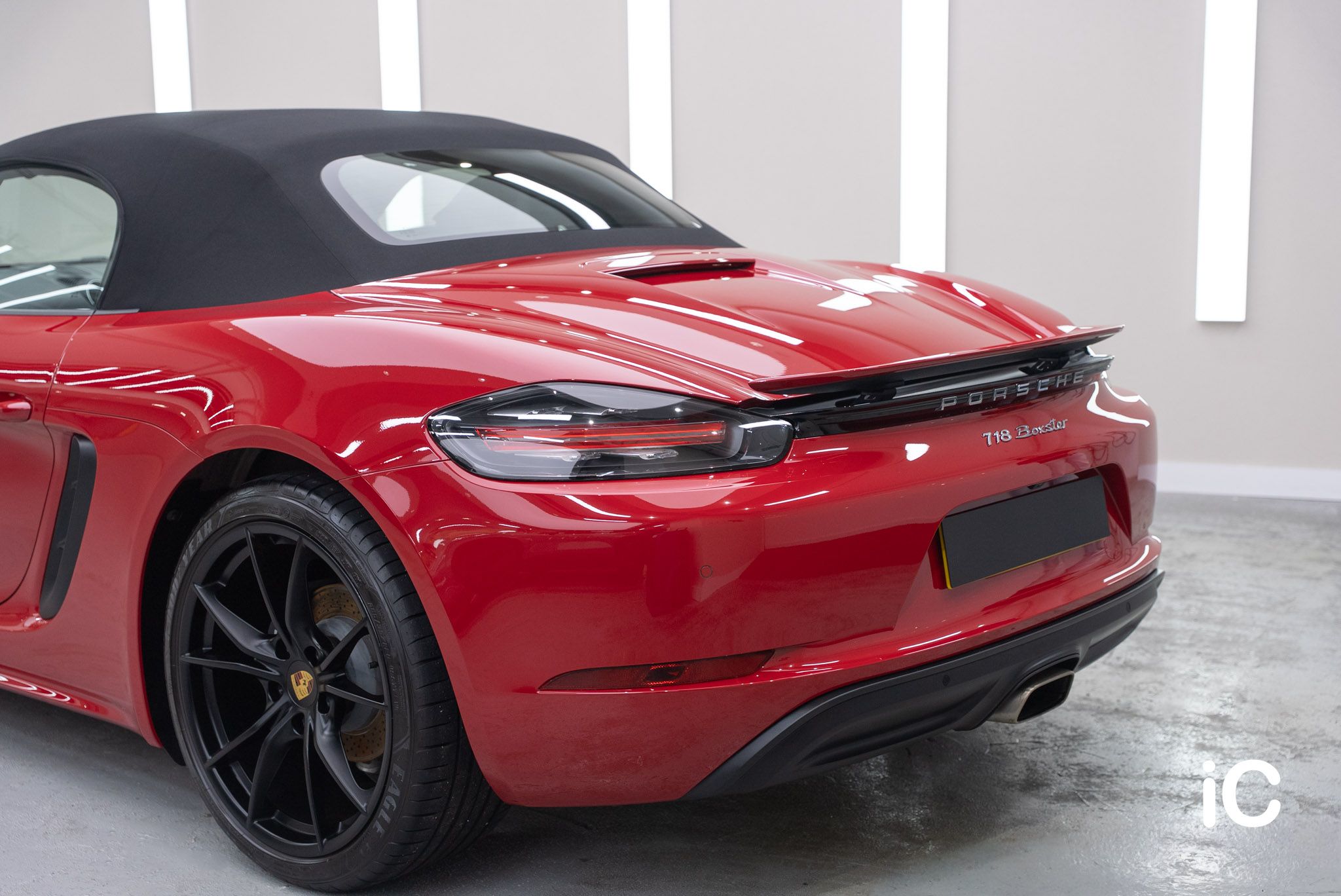 ic-detail-porsche-718-red-gyeon-coating-15