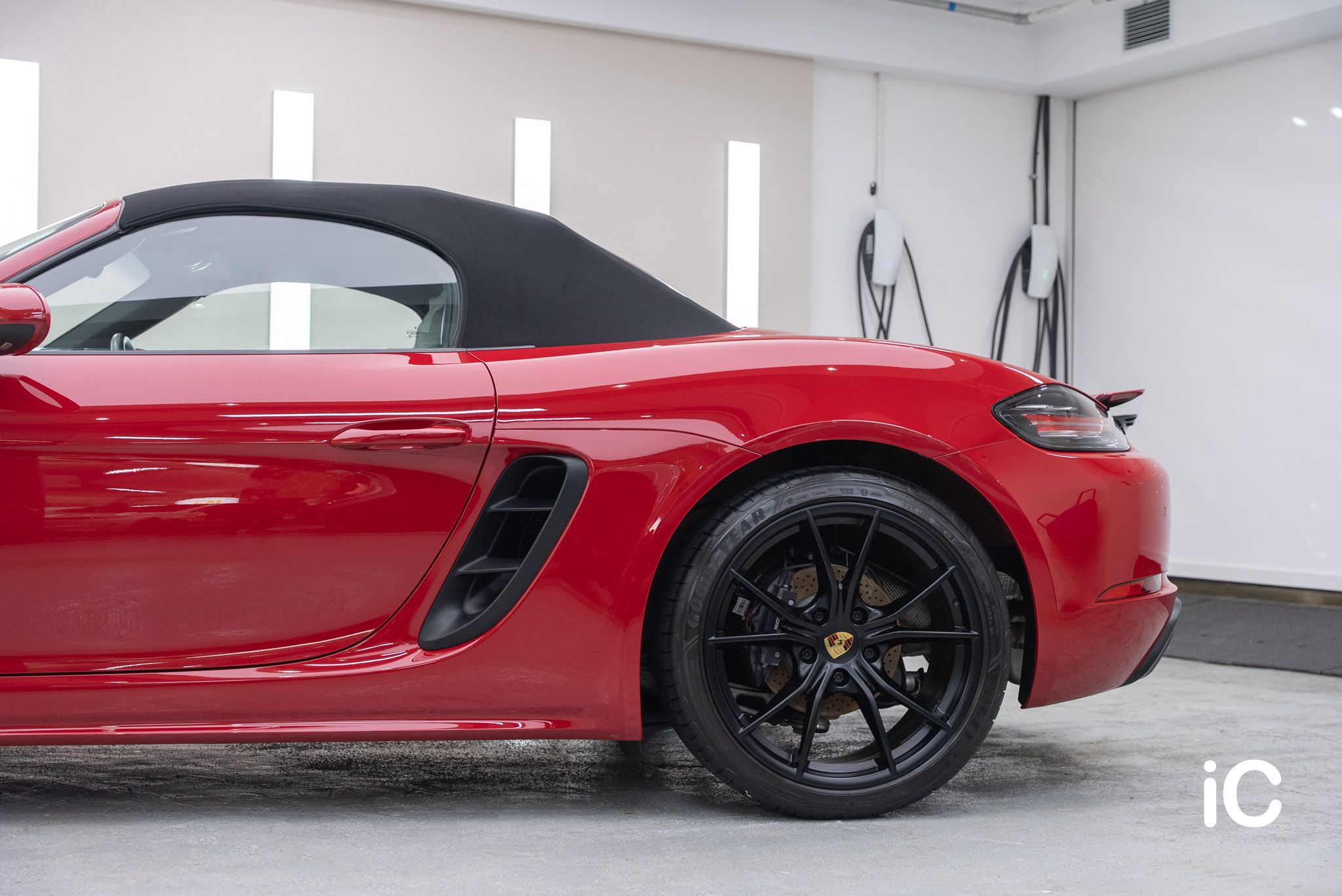 ic-detail-porsche-718-red-gyeon-coating-21