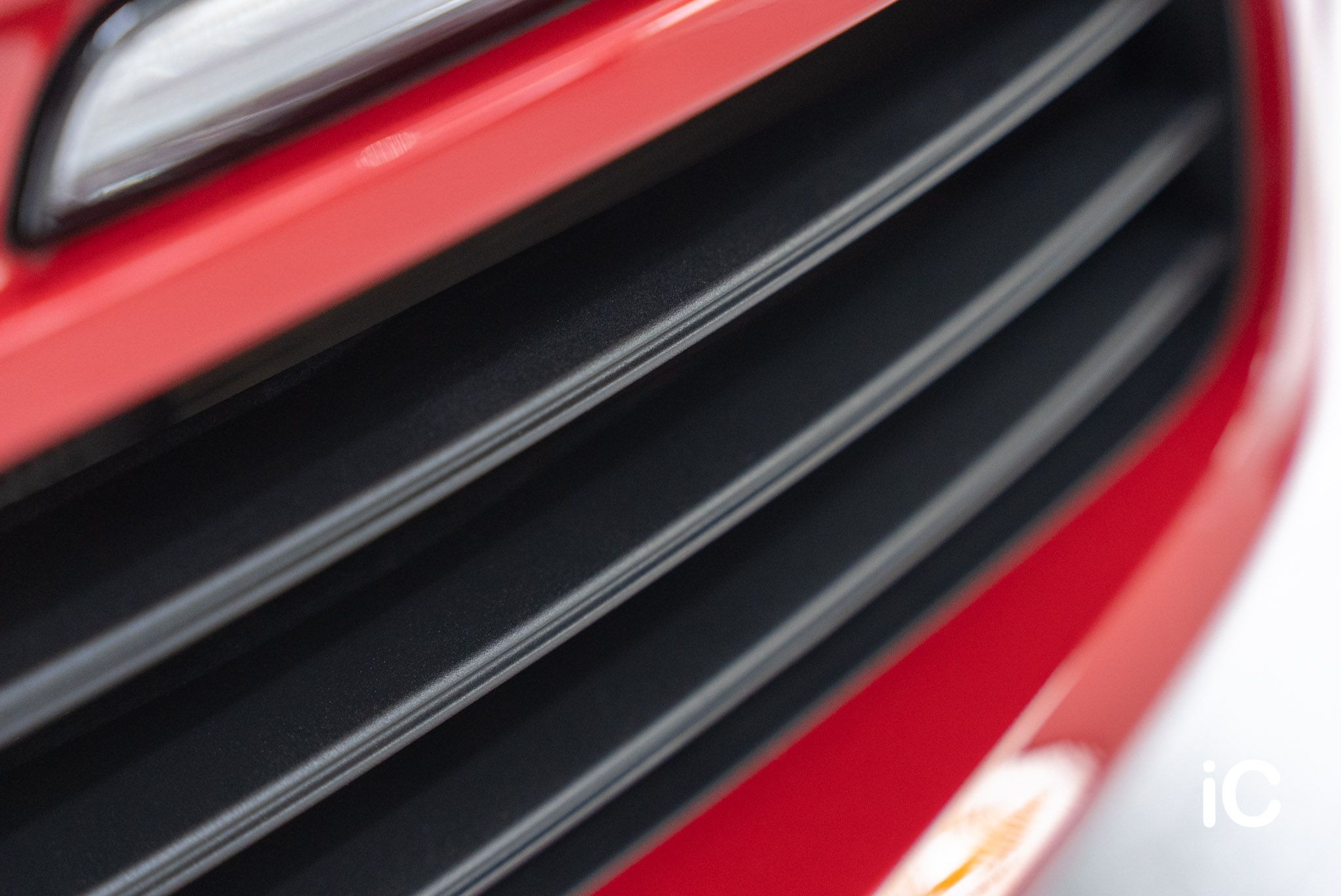 ic-detail-porsche-718-red-gyeon-coating-9