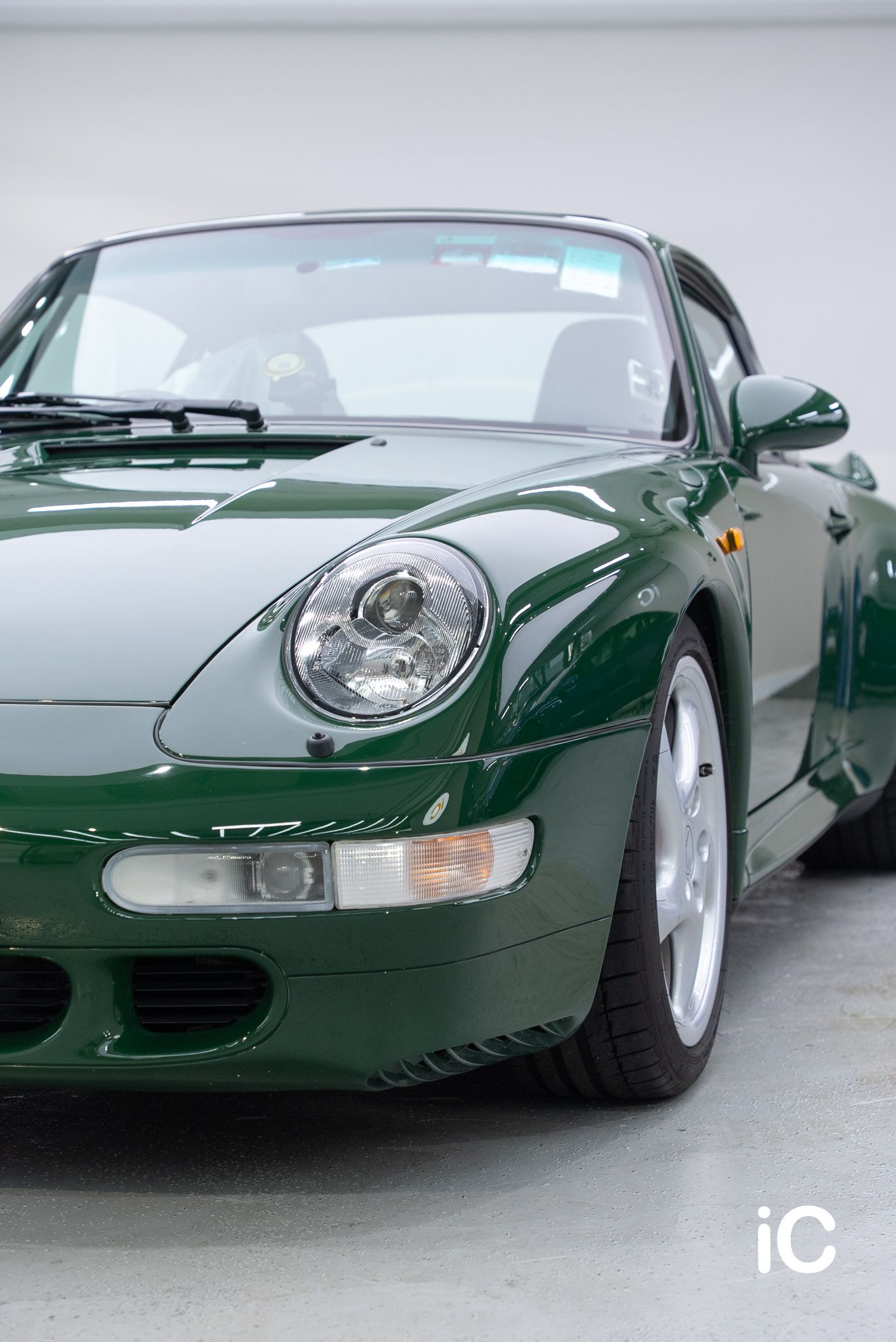 ic-detail-porsche-911-993-green-ulgo-black-infinity-16