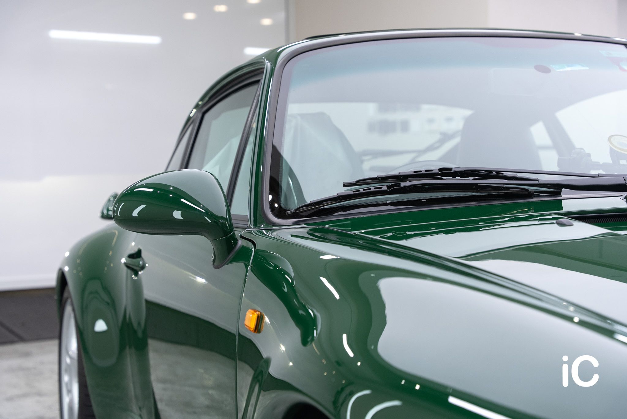 ic-detail-porsche-911-993-green-ulgo-black-infinity-7