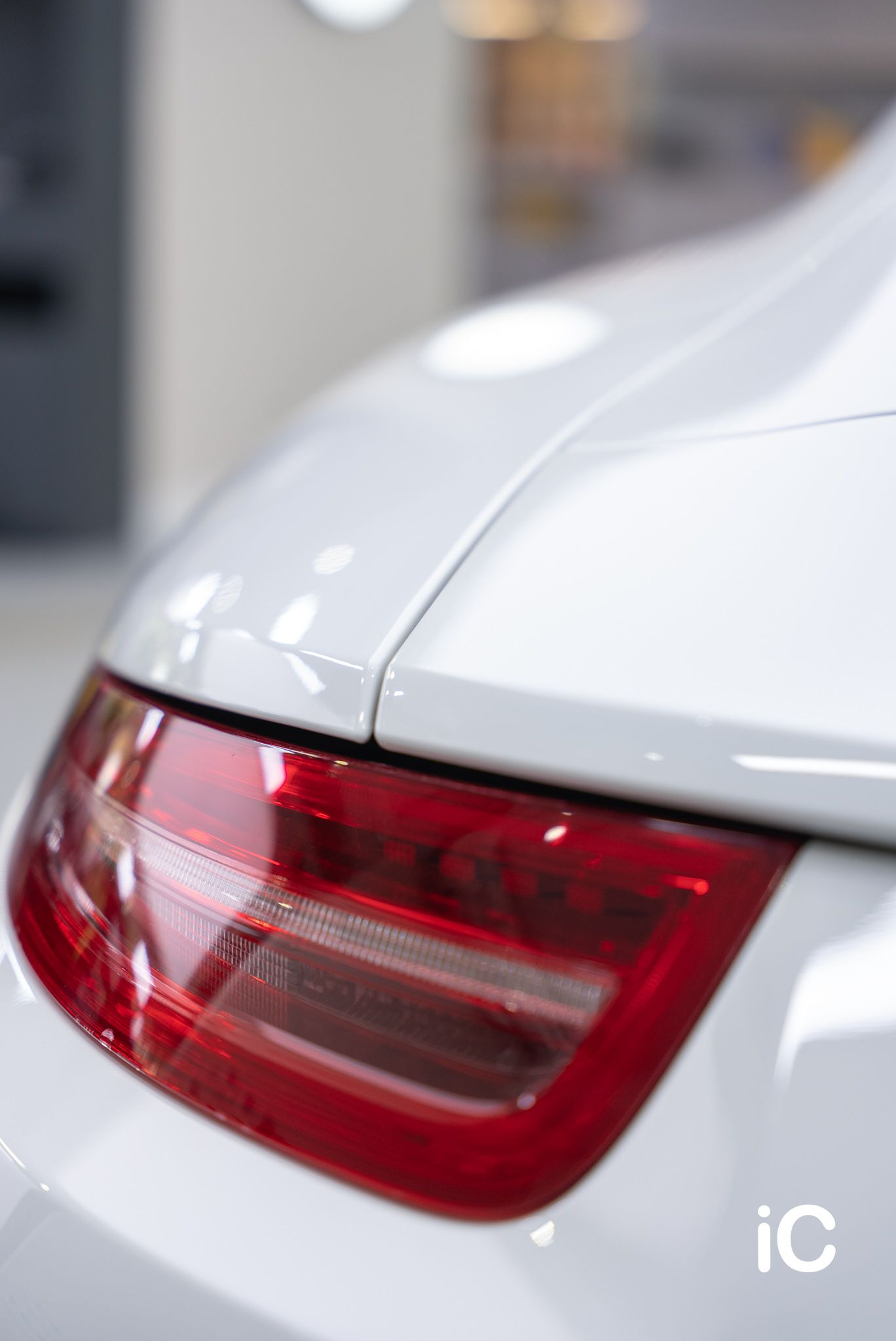 ic-detail-porsche-911-white-ulgo-black-infinity-17