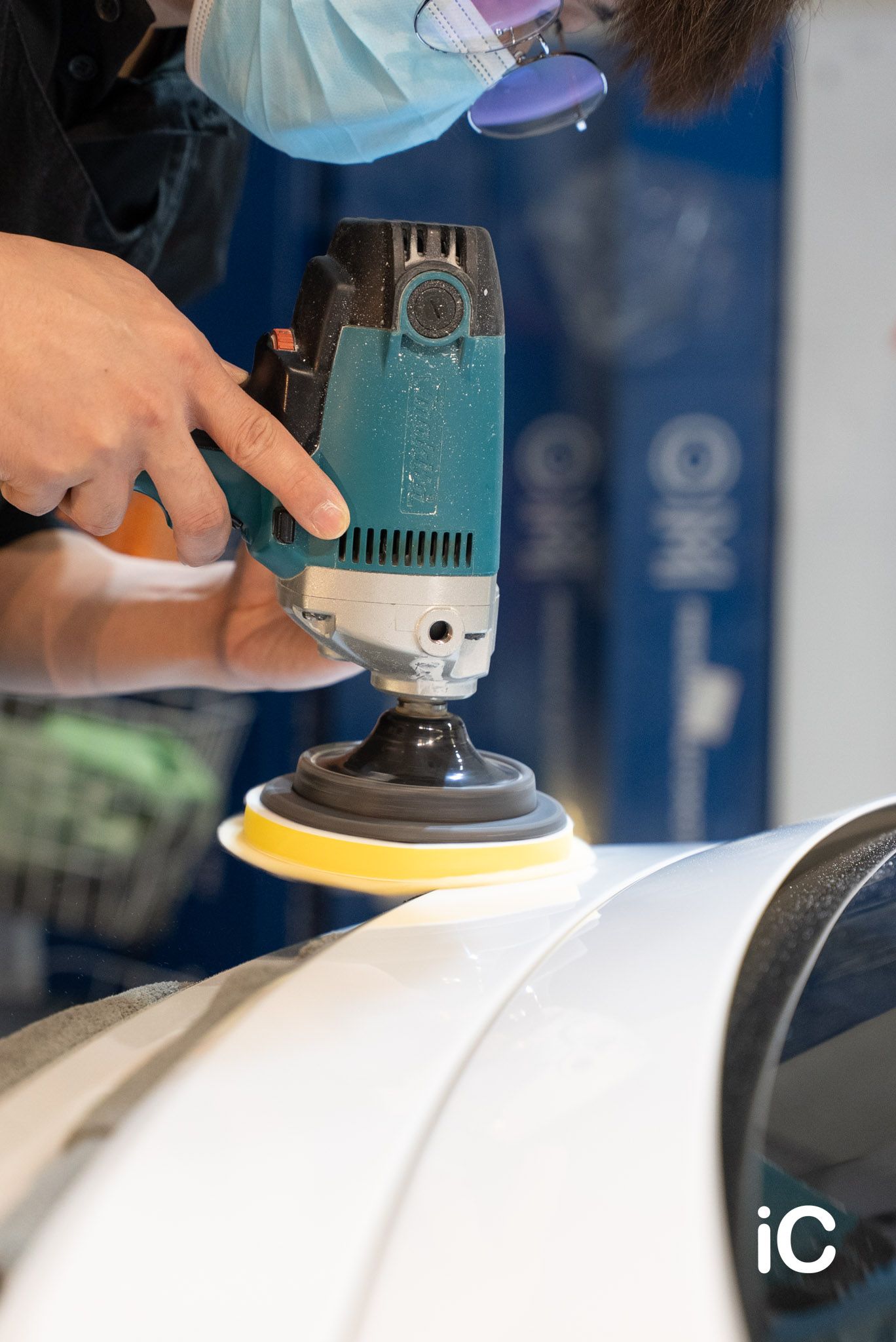 ic-detail-porsche-911-white-ulgo-black-infinity-2