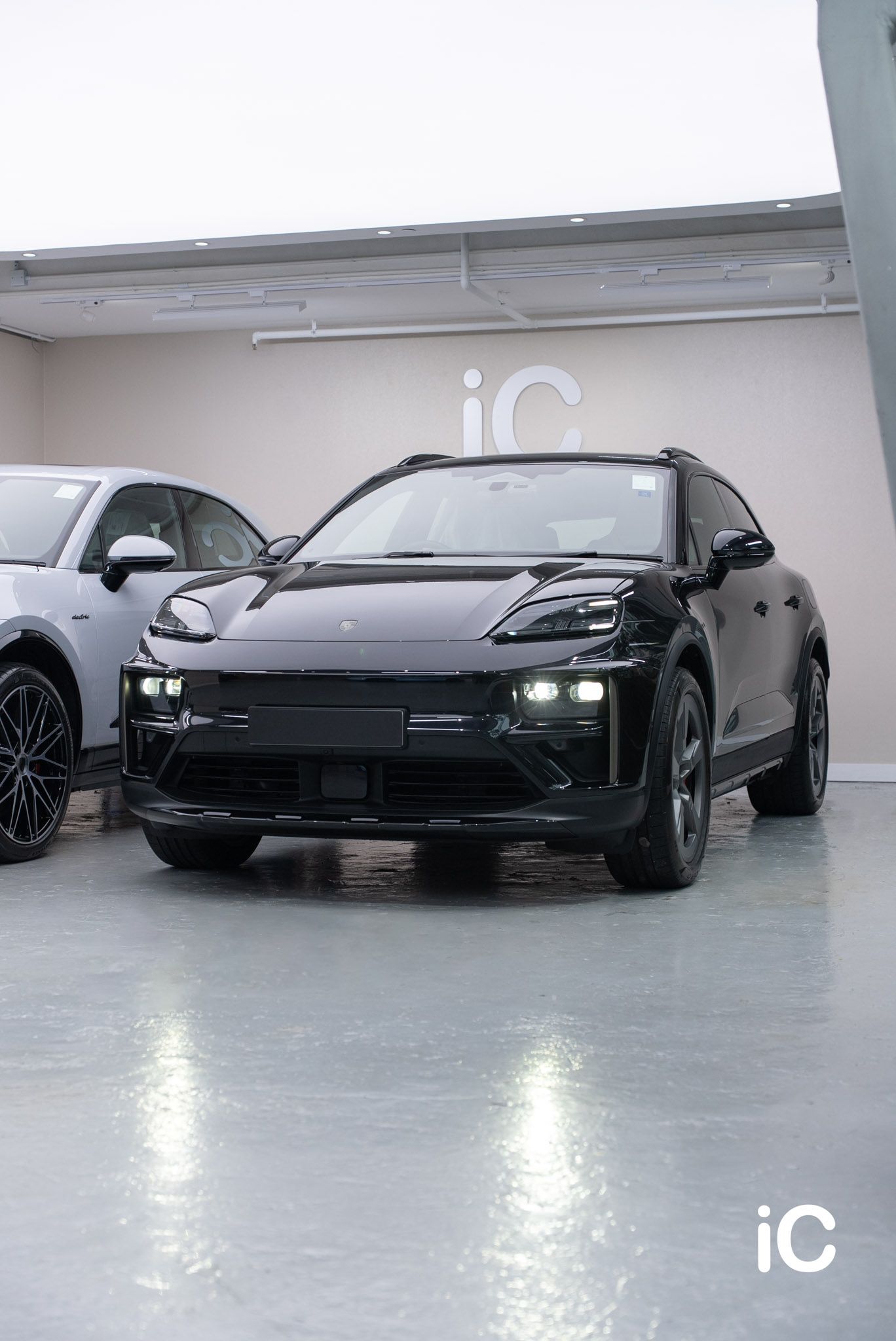 ic-detail-porsche-macan-black-grey-gyeon-ppf-25