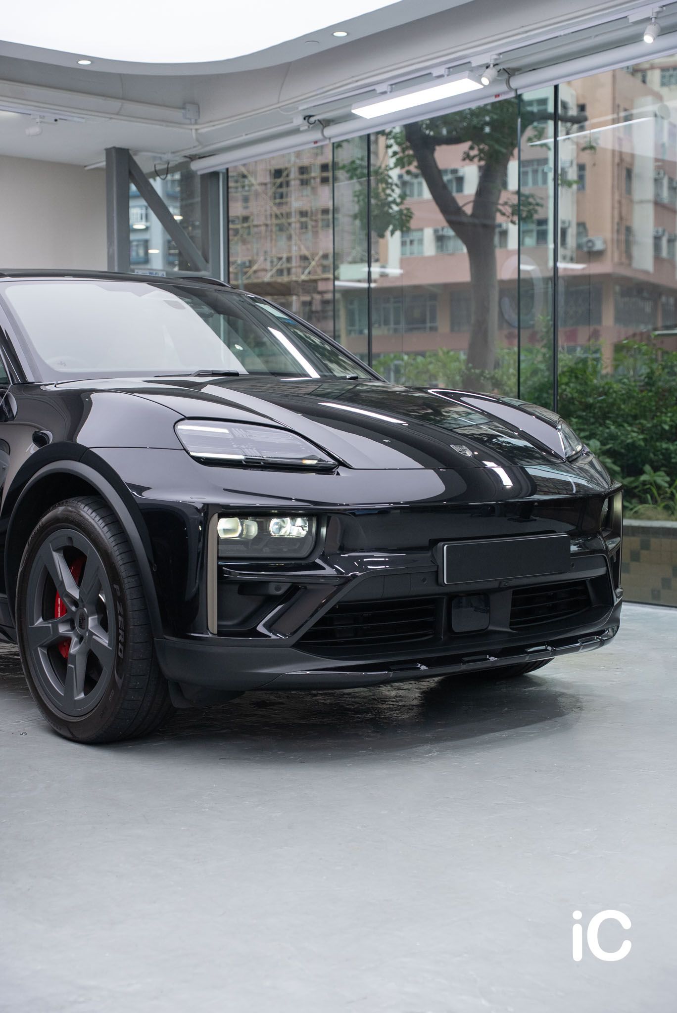 ic-detail-porsche-macan-black-grey-gyeon-ppf-29