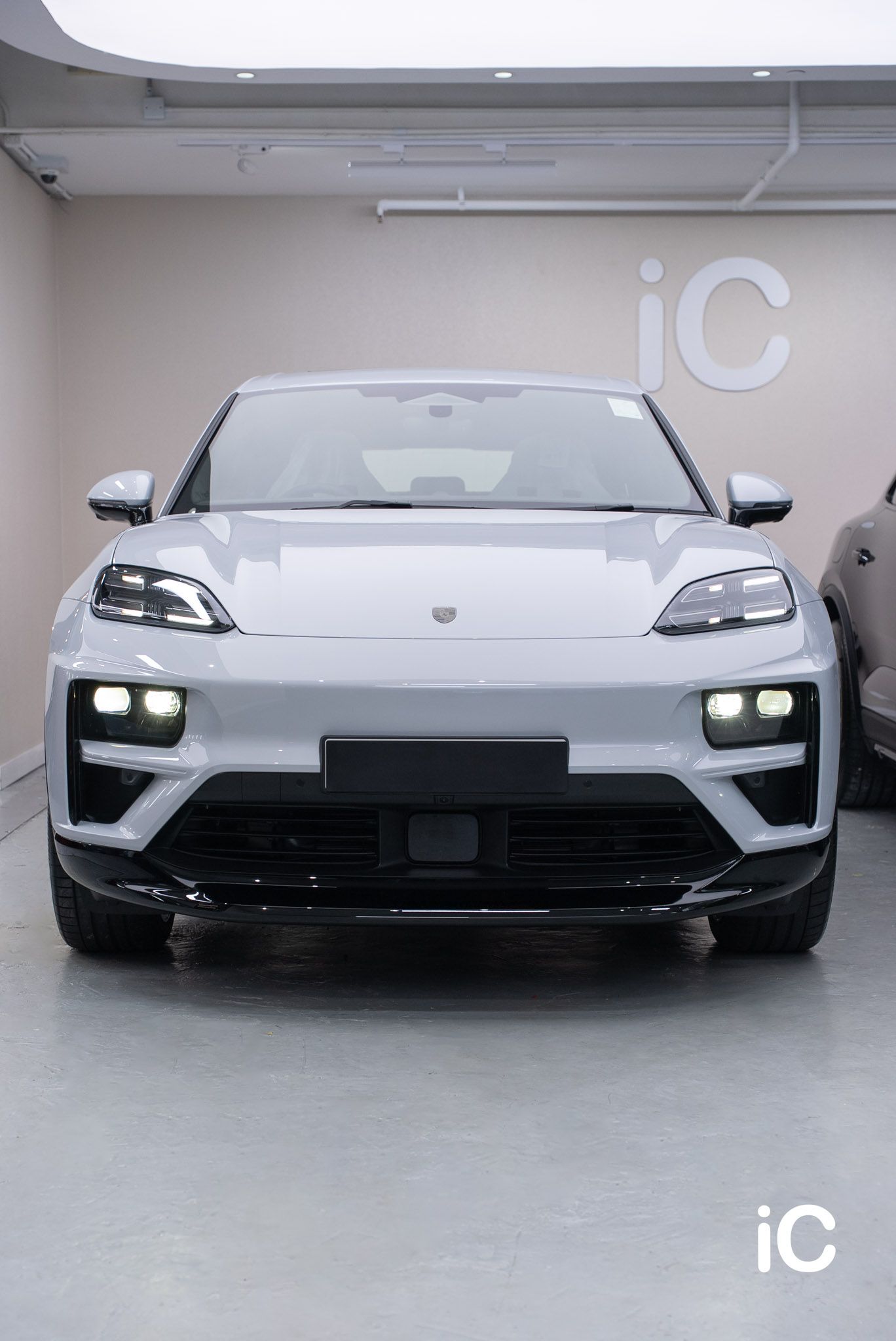 ic-detail-porsche-macan-black-grey-gyeon-ppf-3