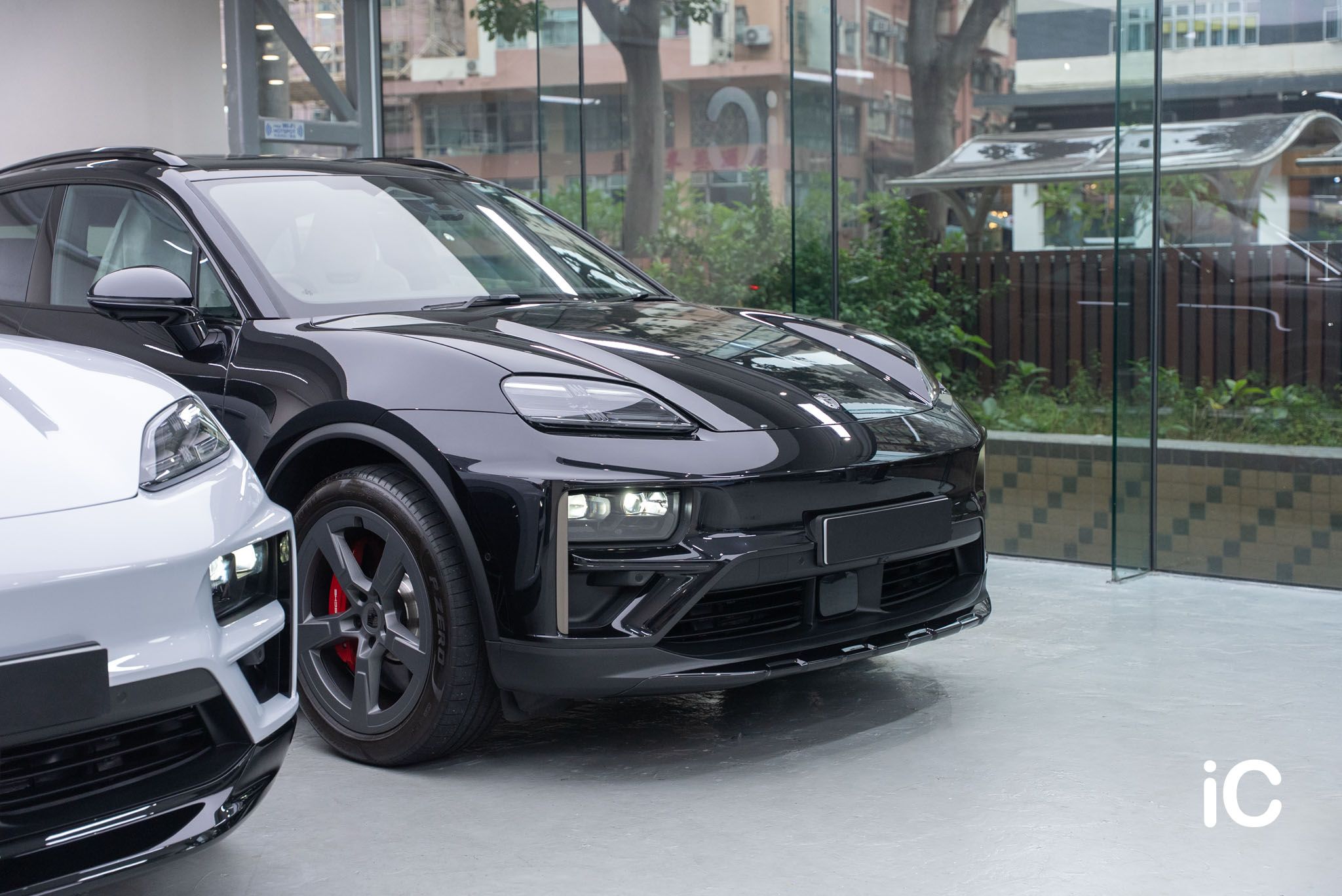 ic-detail-porsche-macan-black-grey-gyeon-ppf-4