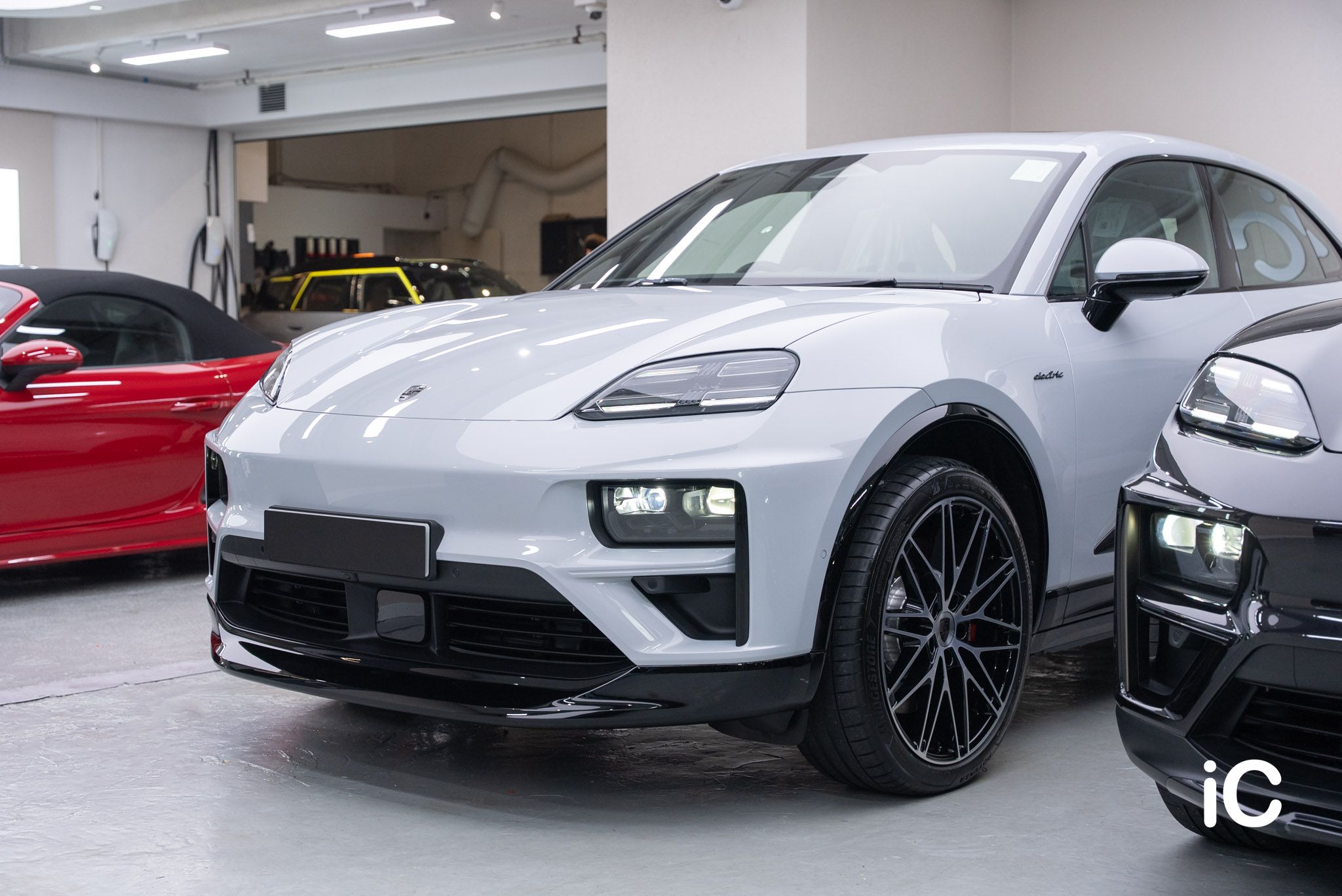 ic-detail-porsche-macan-black-grey-gyeon-ppf-5