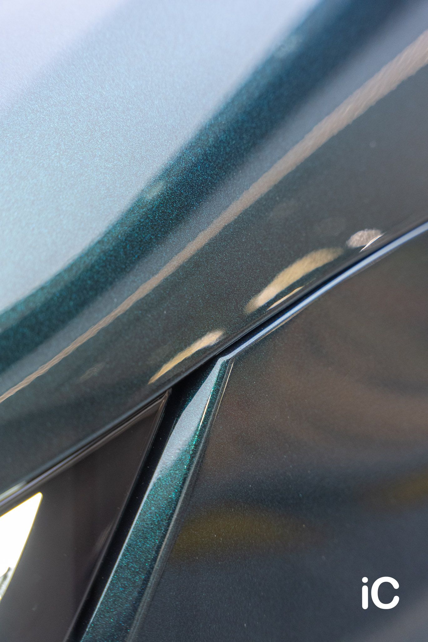 ic-detail-tesla-model-y-om-individual-colour-ppf-ridge-mountain-green-metallic-25