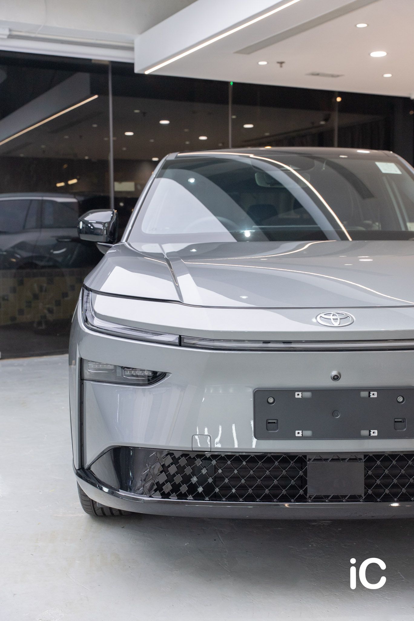 ic-detail-toyota-bz3x-grey-gyeon-ppf-17