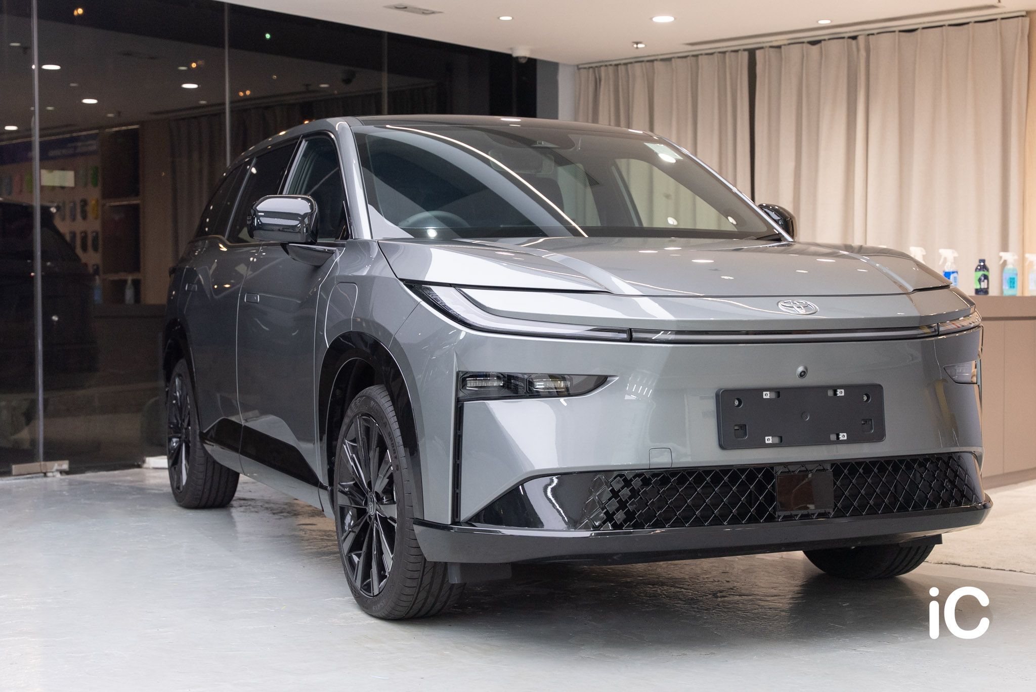 ic-detail-toyota-bz3x-grey-gyeon-ppf-5