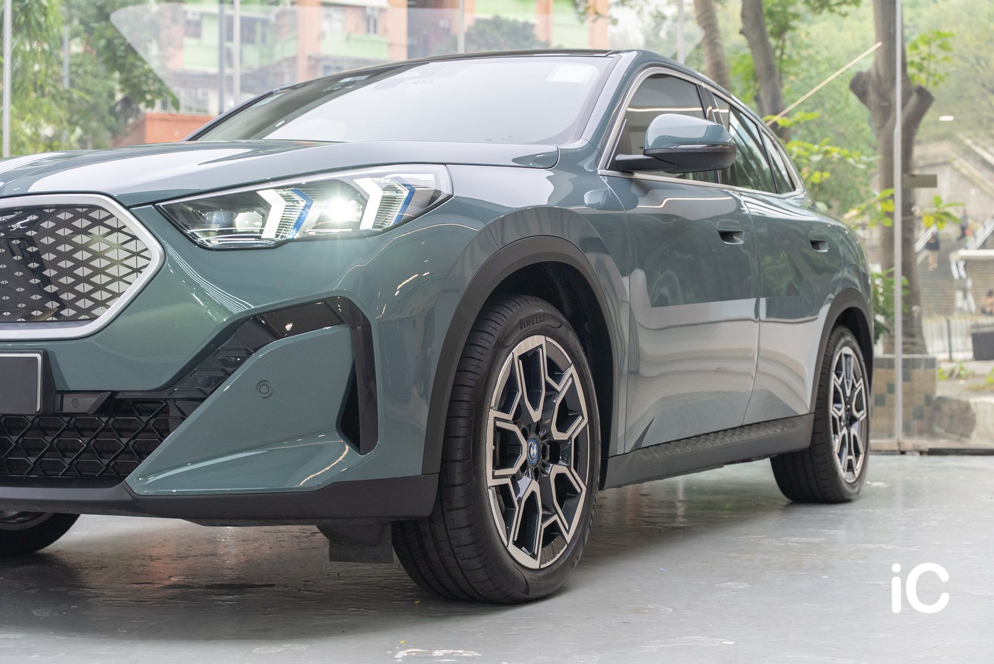 ic-detail-bmw-ix-2-cape-york-green-gyeon-ppf-14