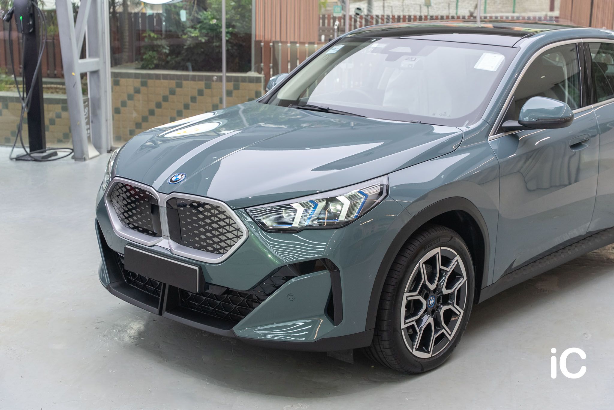 ic-detail-bmw-ix-2-cape-york-green-gyeon-ppf-15