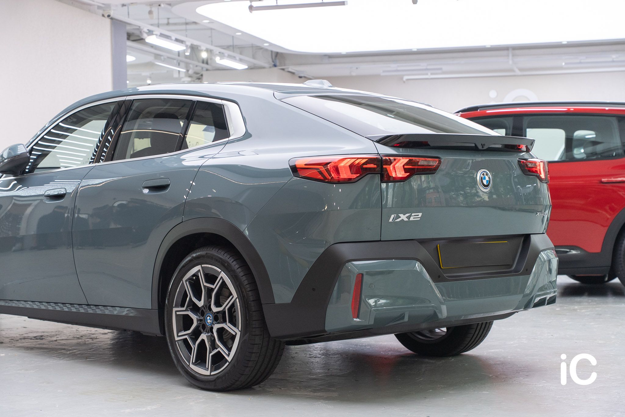ic-detail-bmw-ix-2-cape-york-green-gyeon-ppf-18