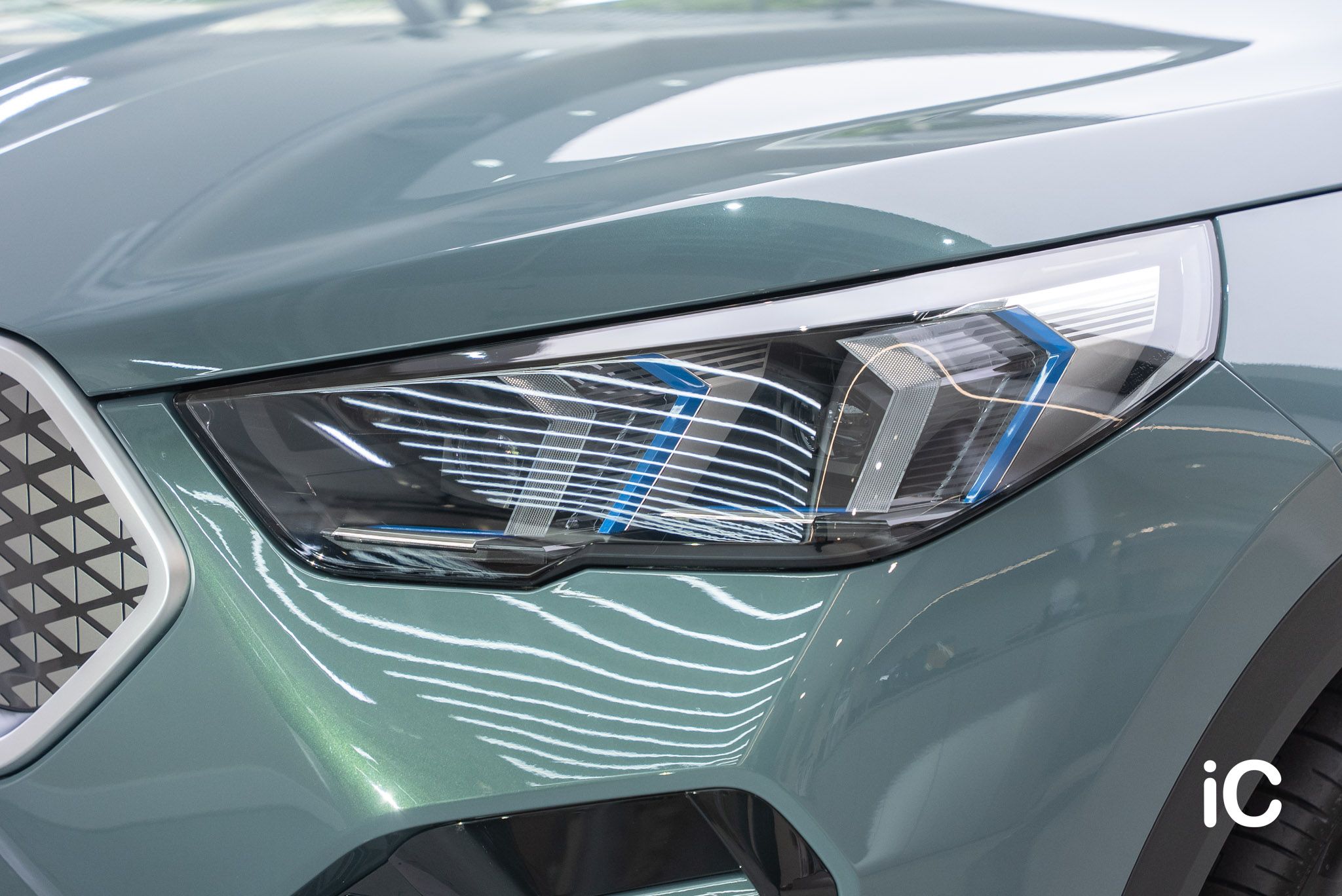ic-detail-bmw-ix-2-cape-york-green-gyeon-ppf-19