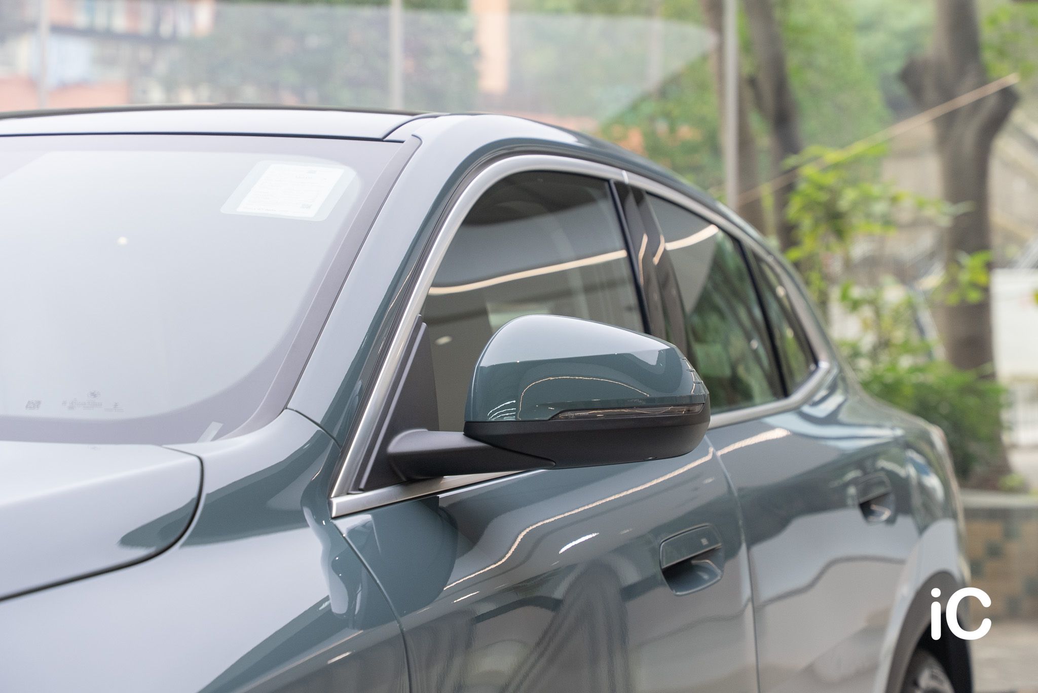 ic-detail-bmw-ix-2-cape-york-green-gyeon-ppf-4