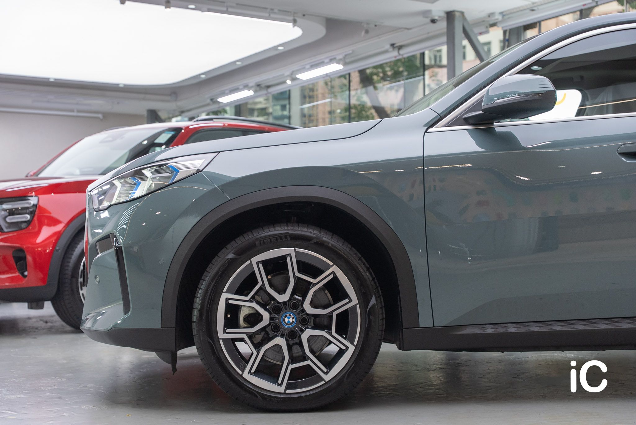 ic-detail-bmw-ix-2-cape-york-green-gyeon-ppf-8