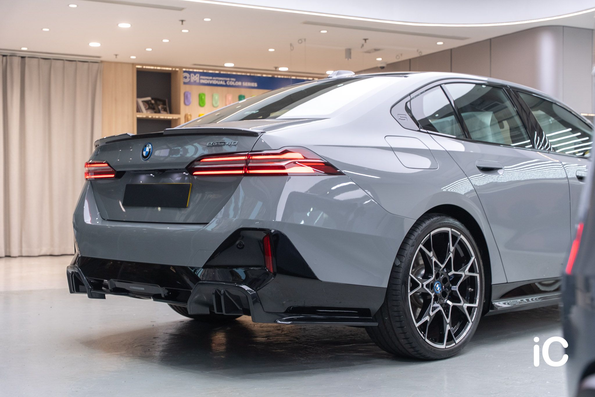 ic-detail-bmw-ix-om-individual-colour-ppf-strom-grey-15