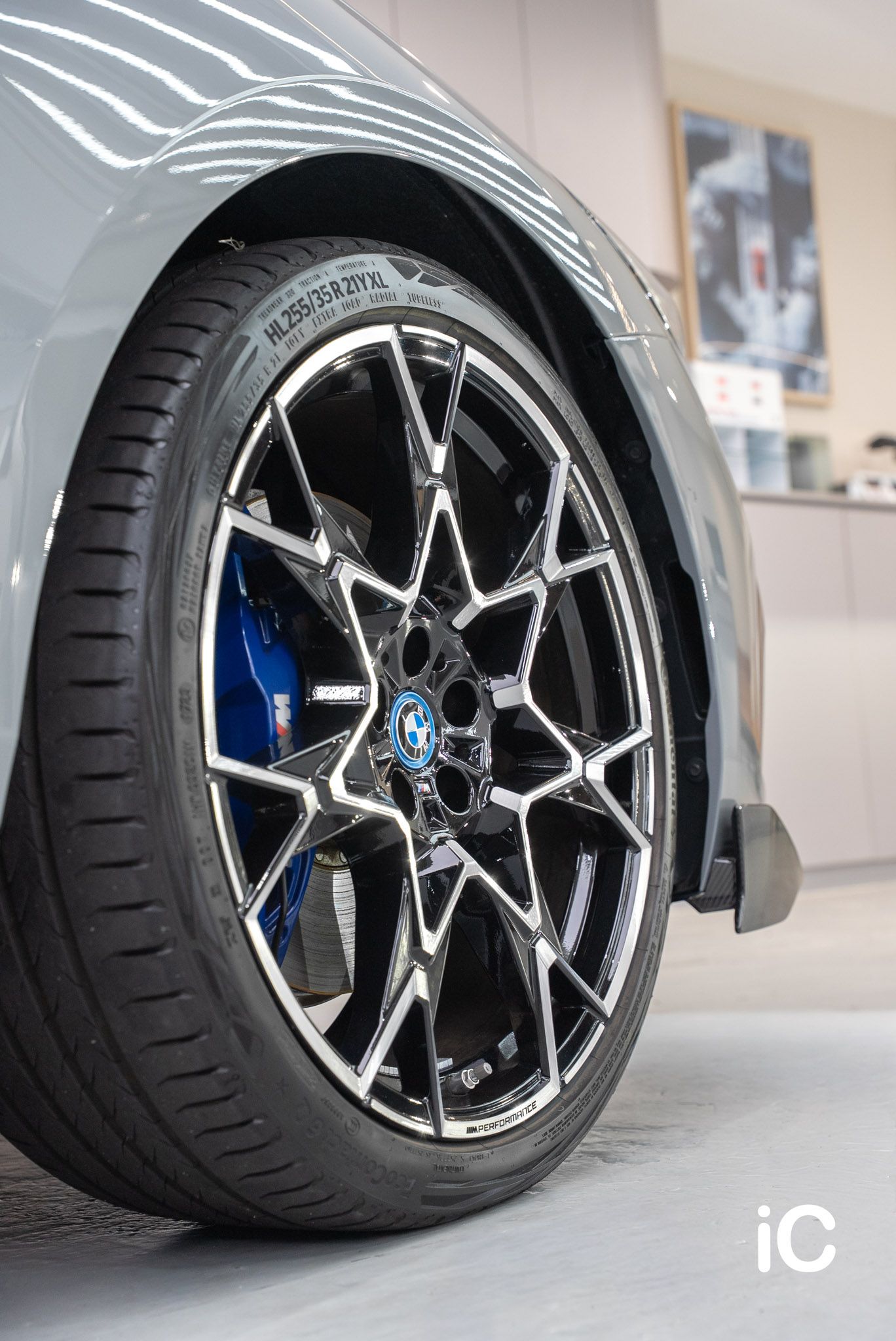 ic-detail-bmw-ix-om-individual-colour-ppf-strom-grey-22