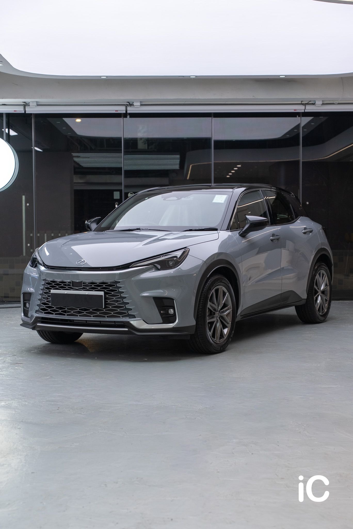 ic-detail-lexus-lbx-grey-gyeon-ppf-1