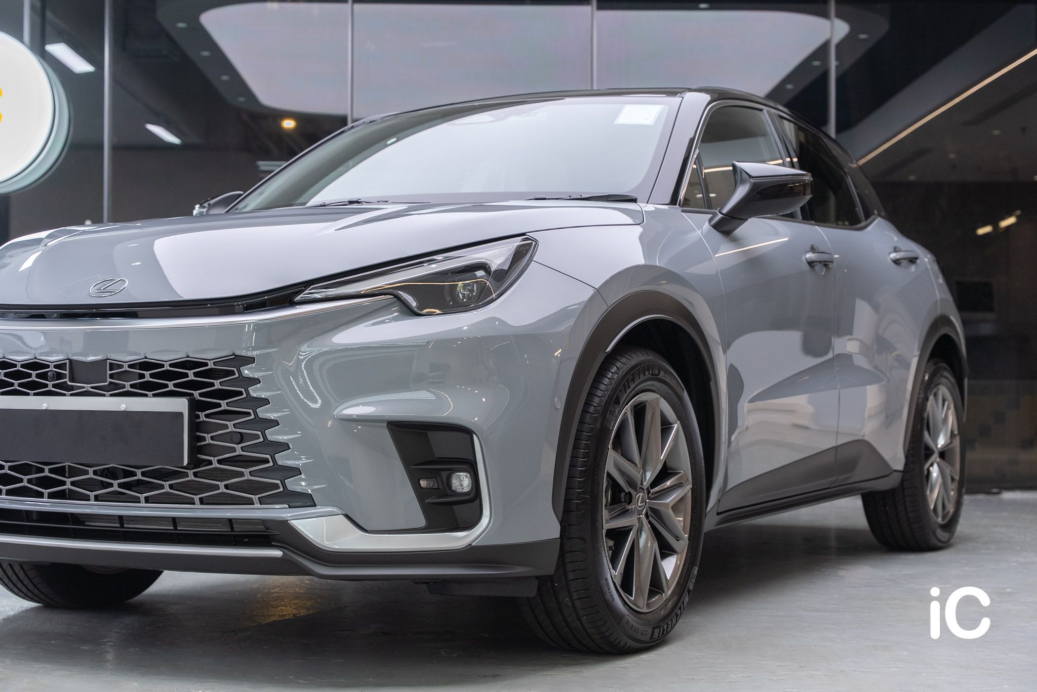 ic-detail-lexus-lbx-grey-gyeon-ppf-10