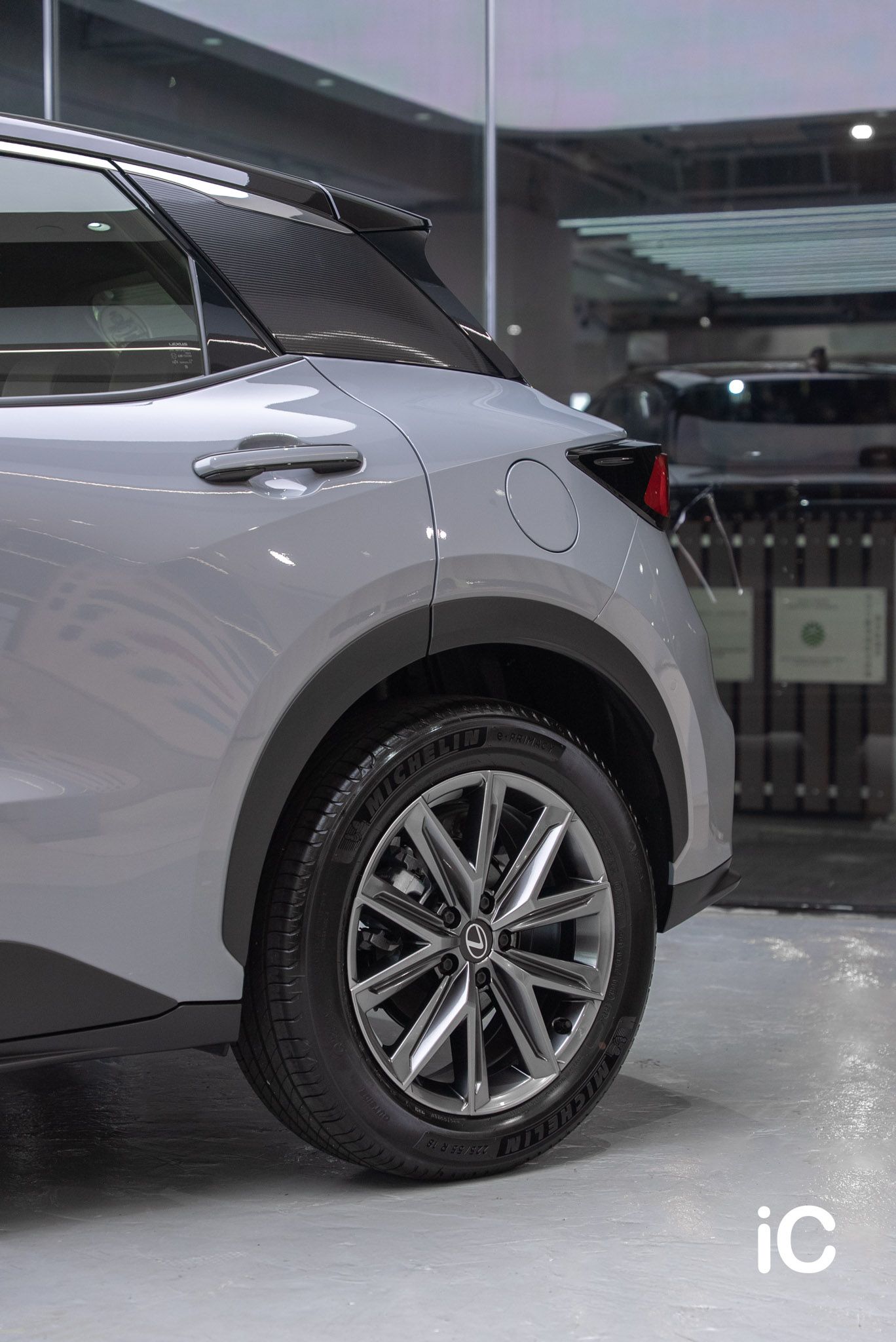 ic-detail-lexus-lbx-grey-gyeon-ppf-11