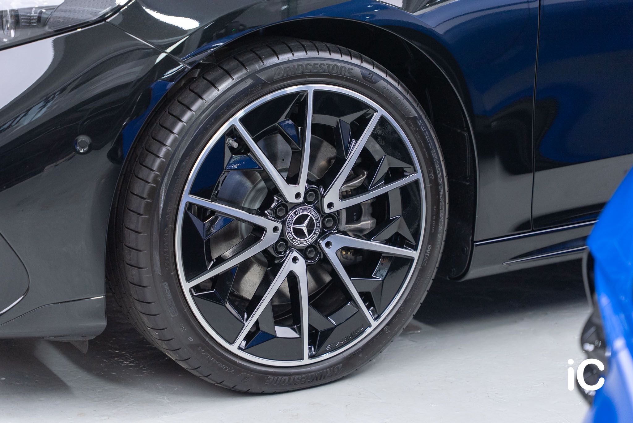 ic-detail-mercedes-benz-cla-black-blue-gyeon-ppf-21
