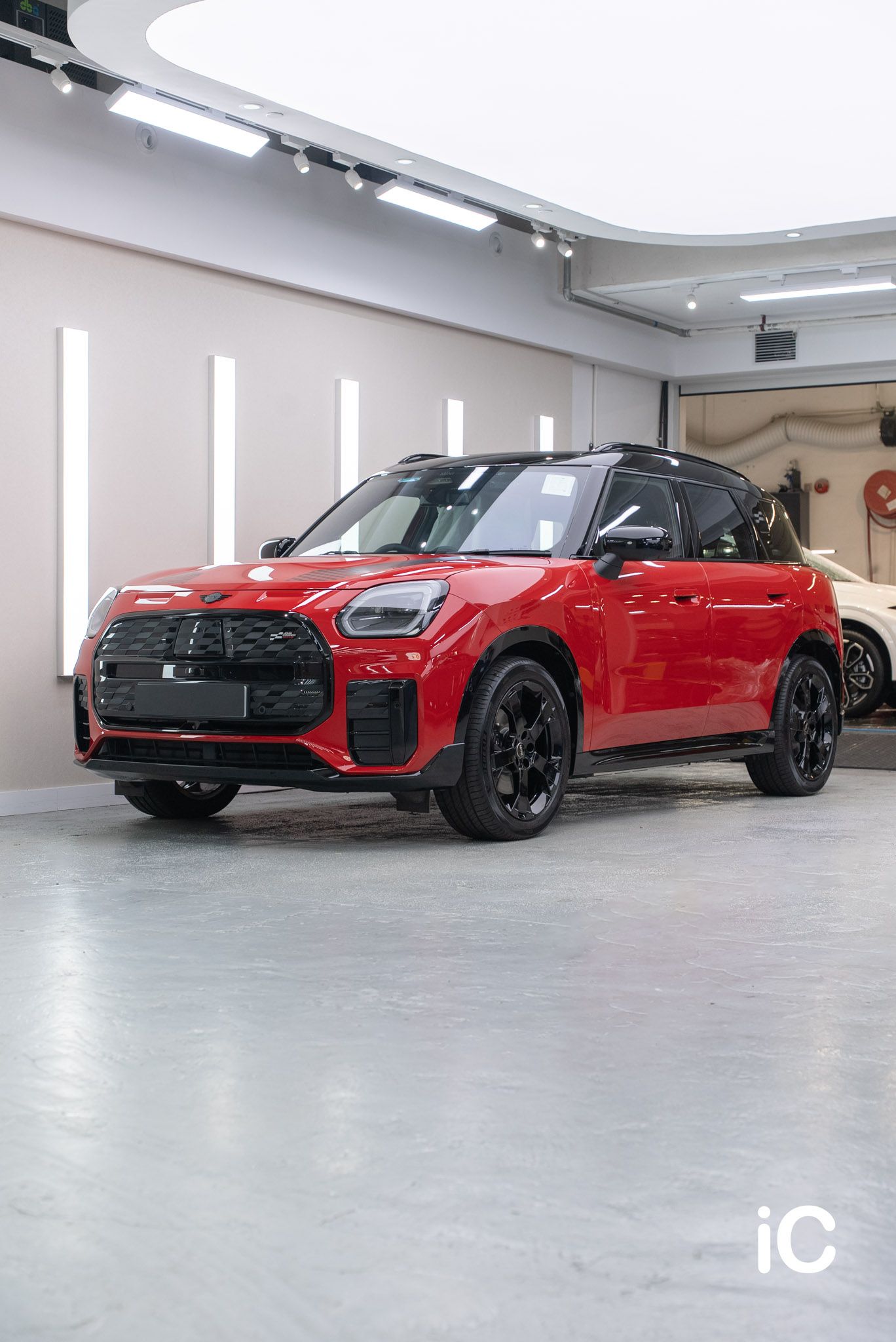 ic-detail-mini-countryman-red-ulgo-black-infinity-1