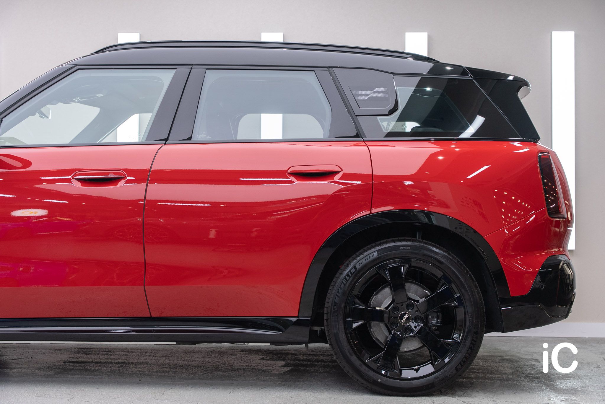 ic-detail-mini-countryman-red-ulgo-black-infinity-15