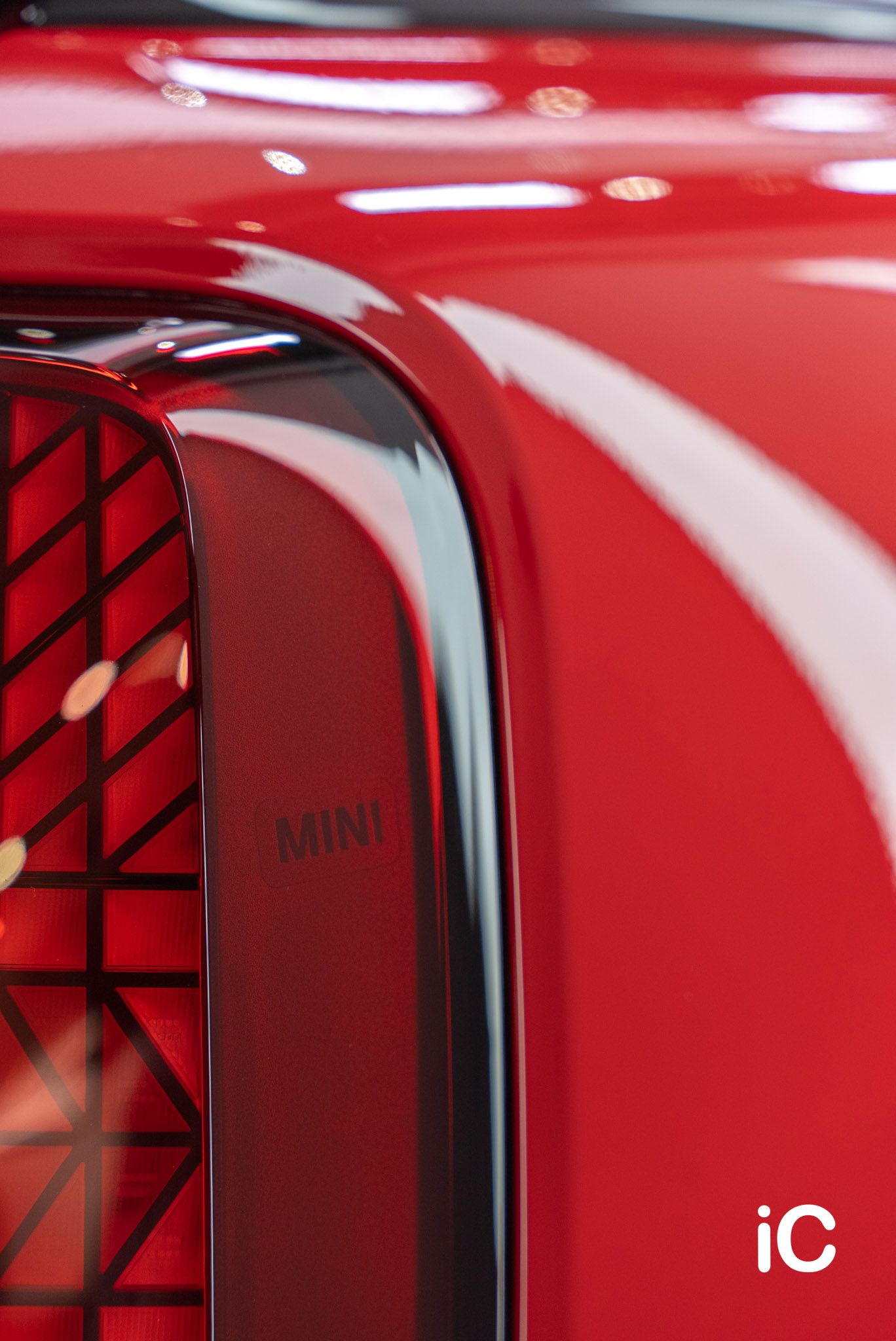 ic-detail-mini-countryman-red-ulgo-black-infinity-22
