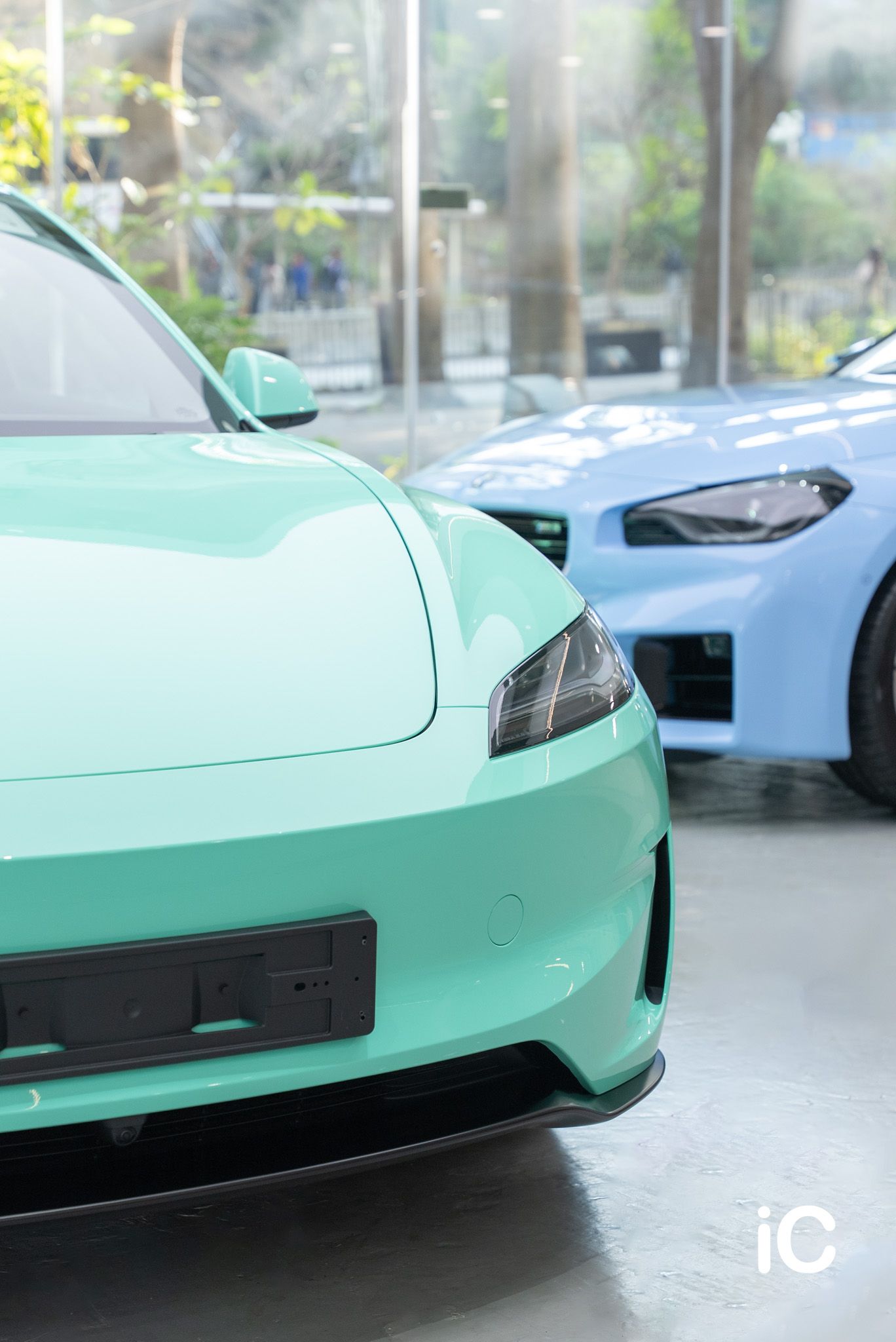 ic-detail-tesla-model-3-om-individual-colour-ppf-mint-green-10