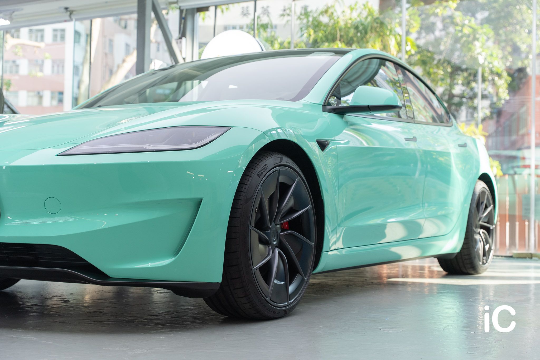 ic-detail-tesla-model-3-om-individual-colour-ppf-mint-green-3