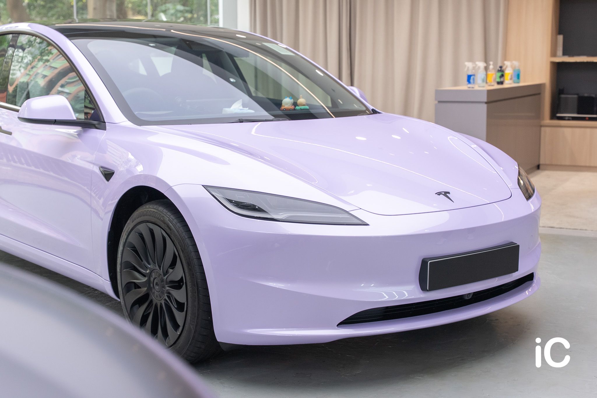 ic-detail-tesla-model-3-om-individual-colour-ppf-starlight-lavender-metallic-14