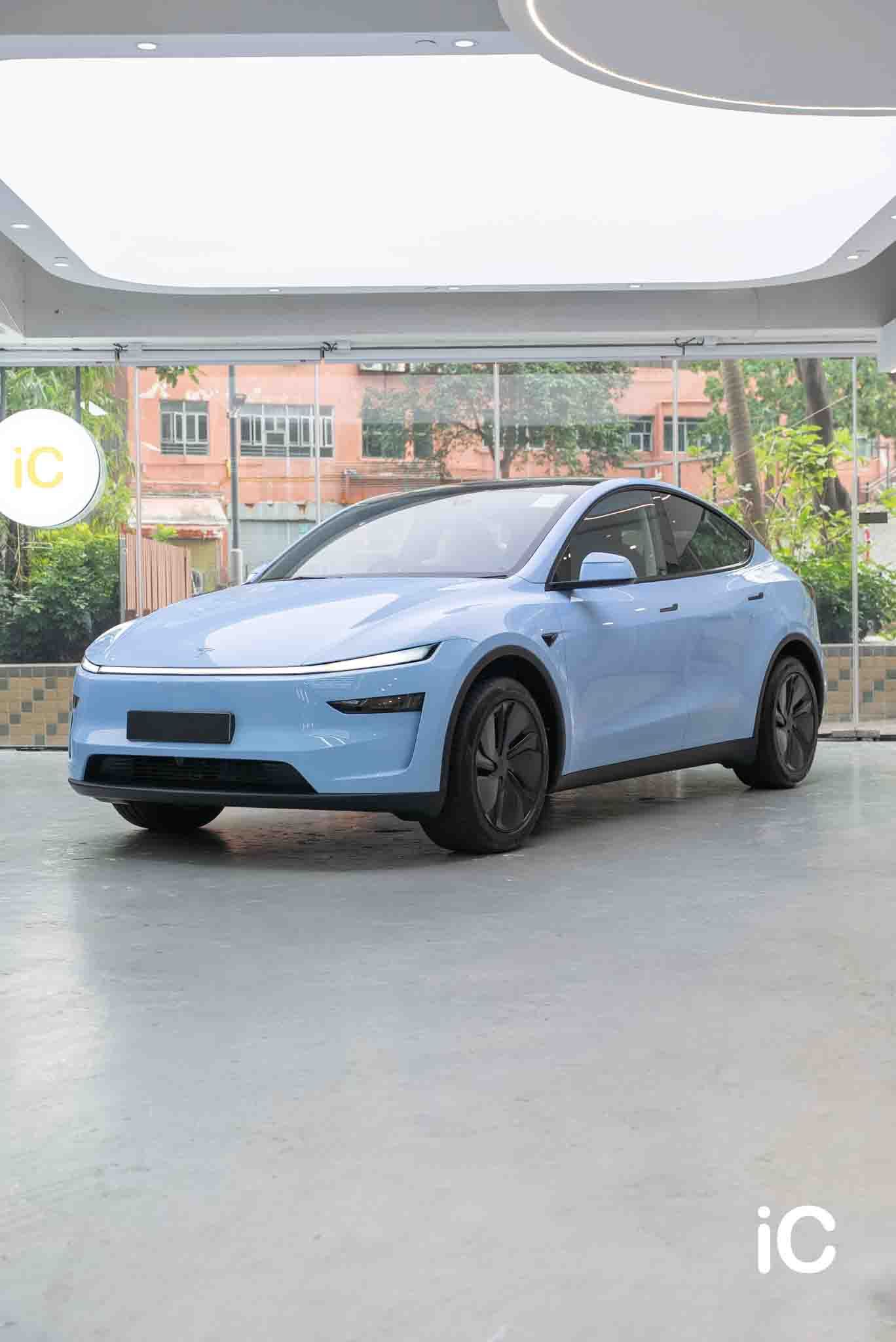 ic-detail-tesla-model-y-individual-colour-ppf-Zandvoort Blue-1