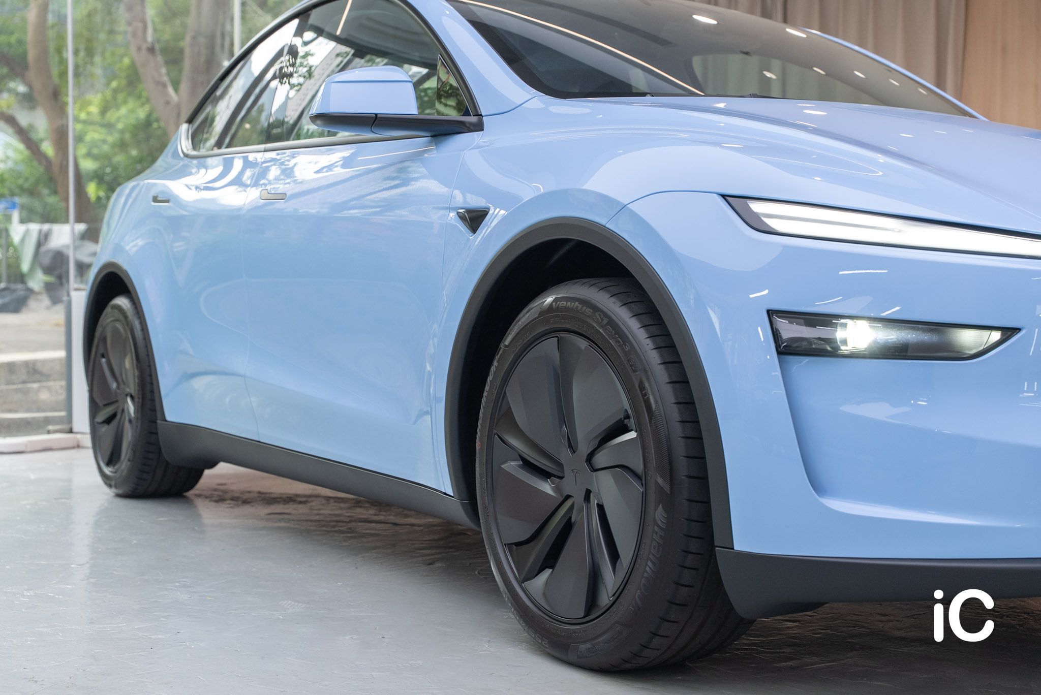 ic-detail-tesla-model-y-individual-colour-ppf-Zandvoort Blue-10