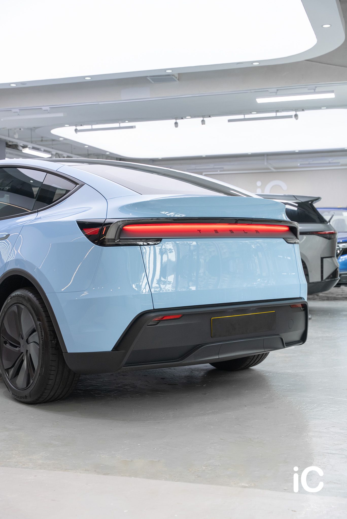 ic-detail-tesla-model-y-individual-colour-ppf-Zandvoort Blue-13