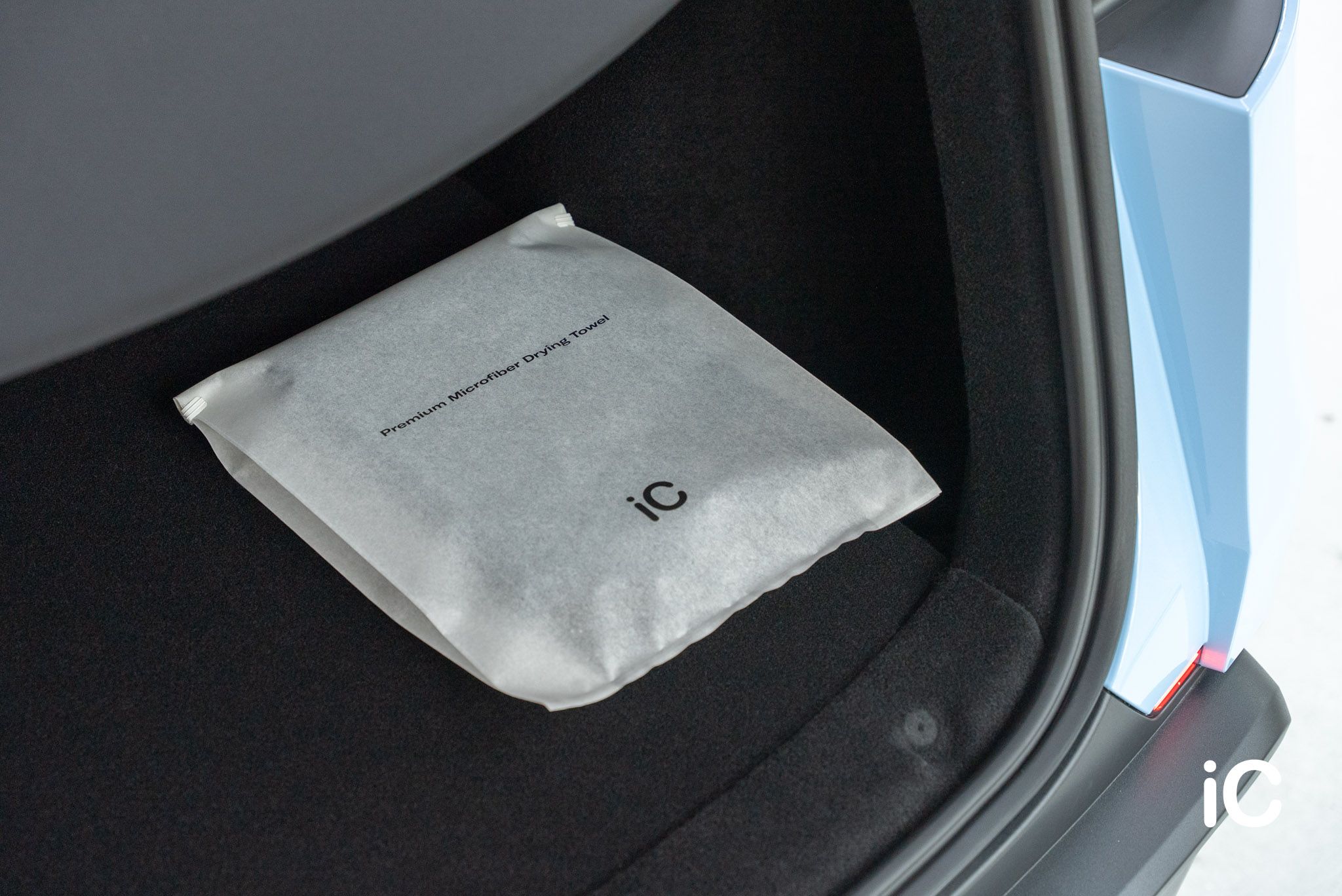 ic-detail-tesla-model-y-individual-colour-ppf-Zandvoort Blue-24