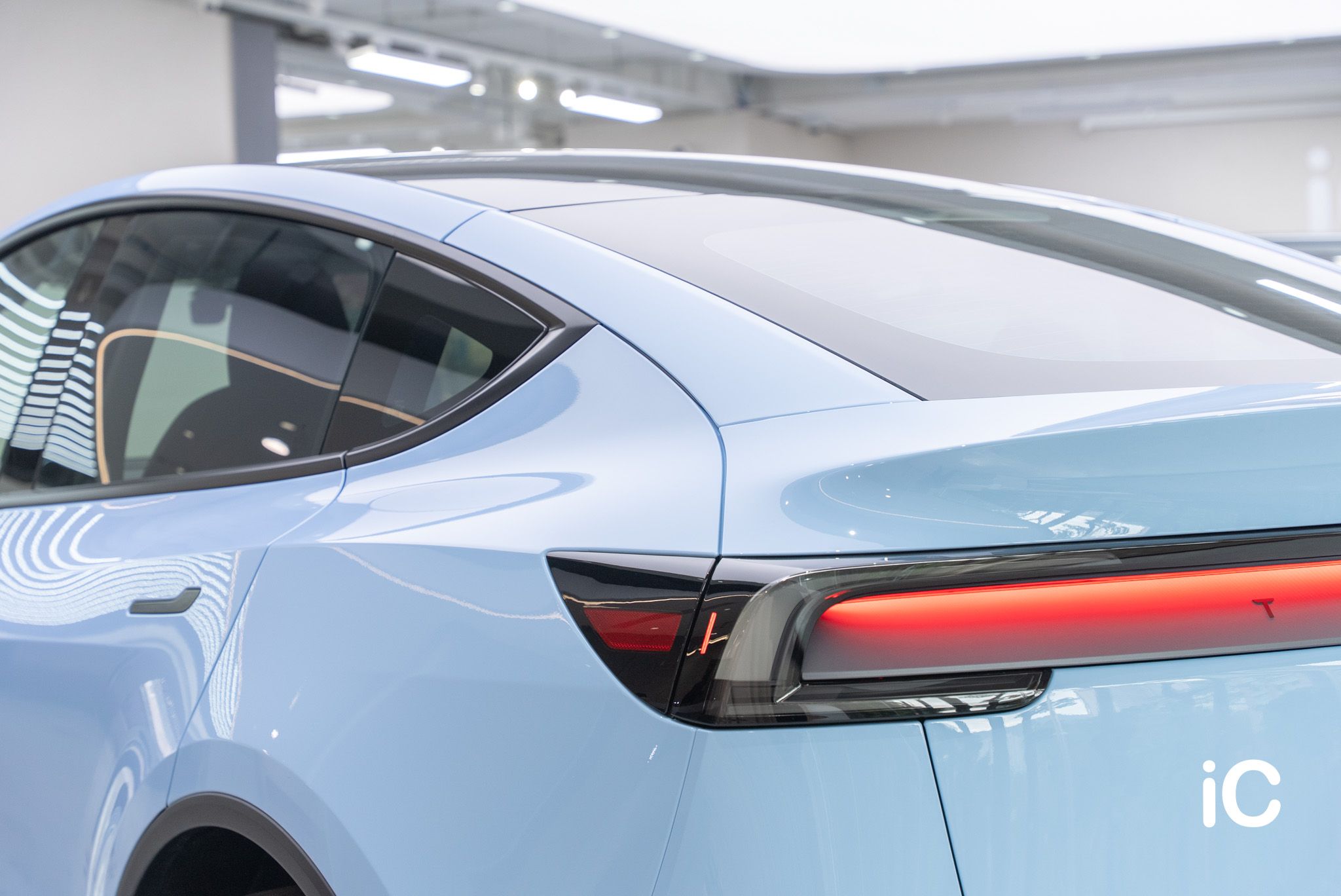 ic-detail-tesla-model-y-individual-colour-ppf-Zandvoort Blue-4