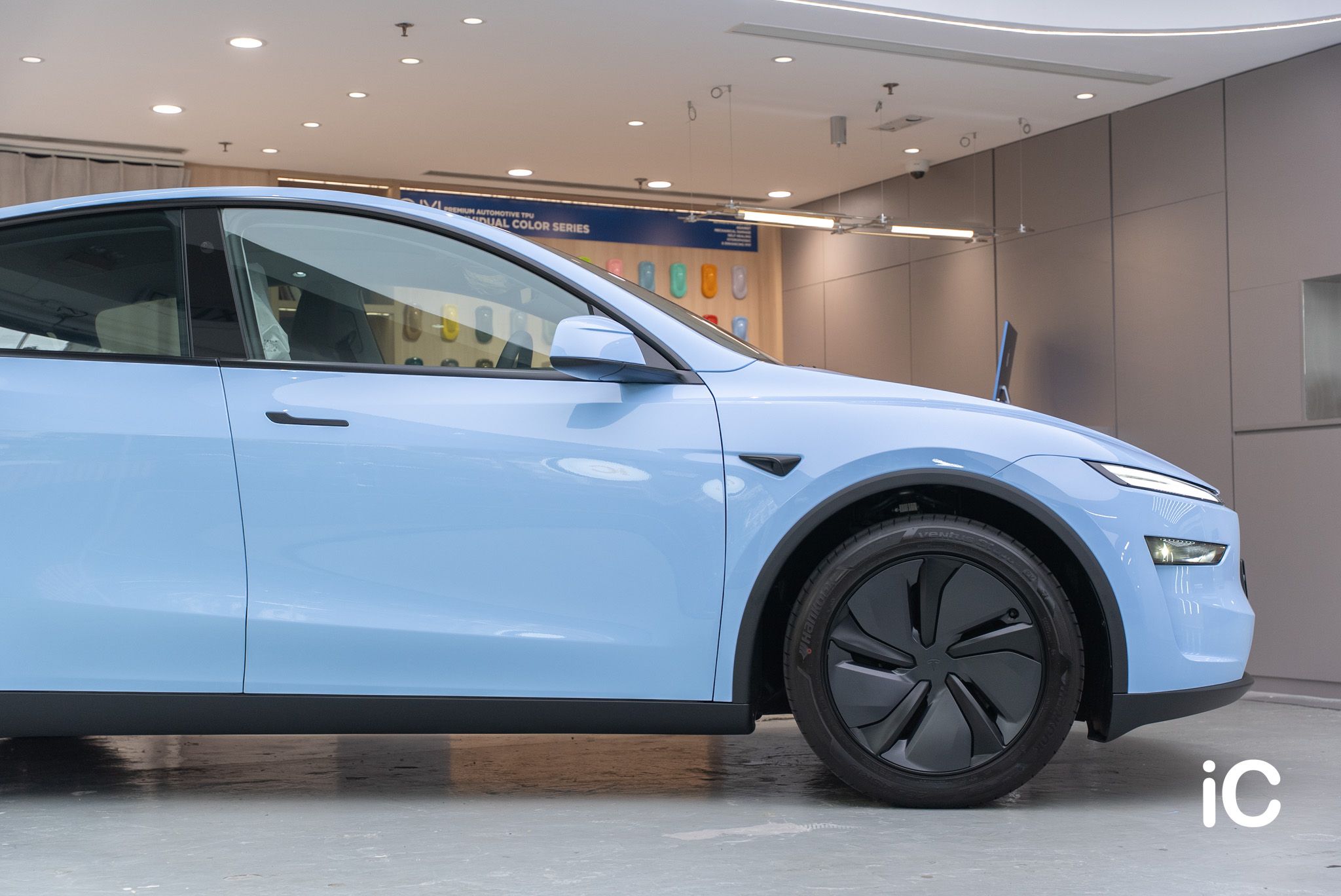 ic-detail-tesla-model-y-individual-colour-ppf-Zandvoort Blue-8