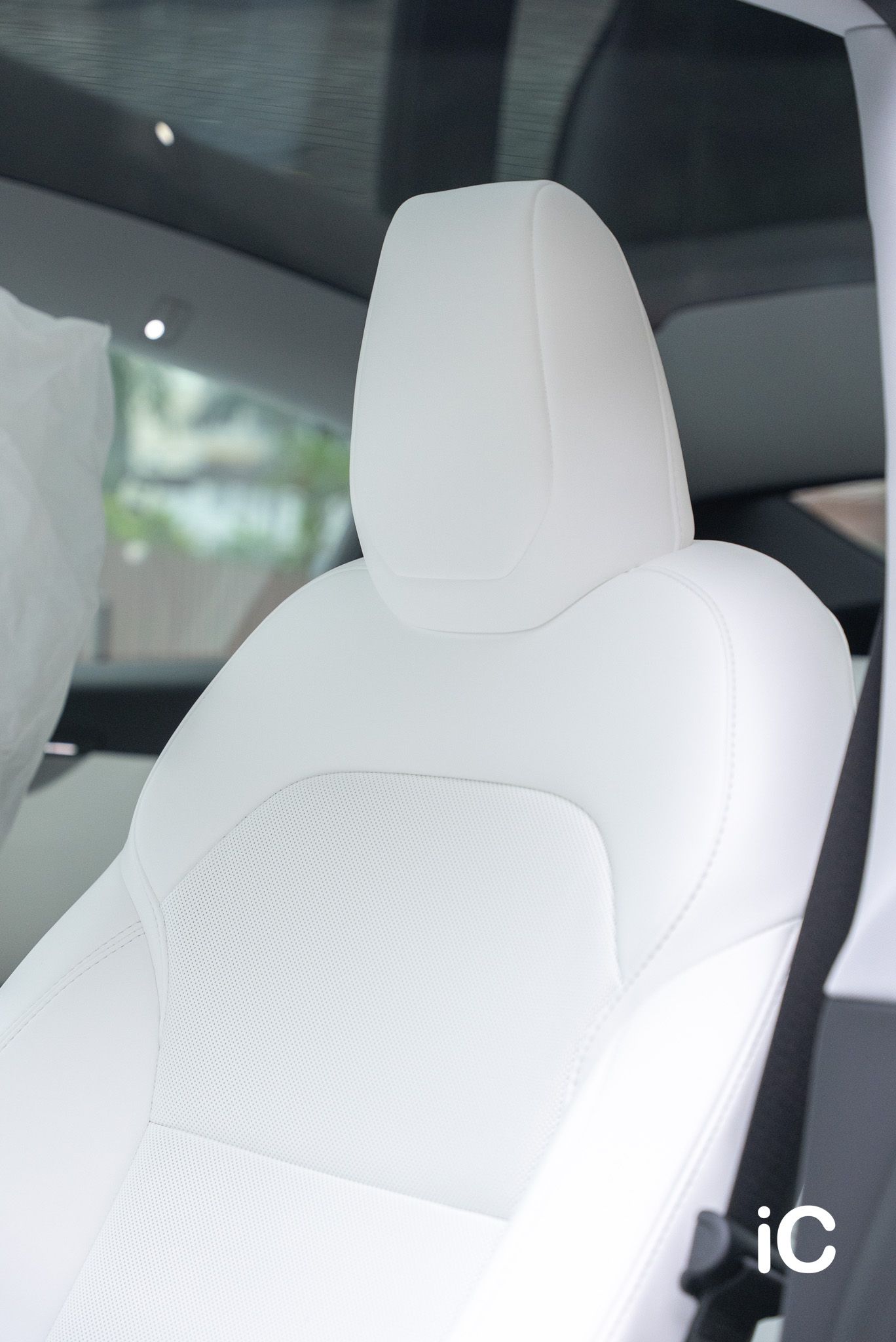 ic-detail-tesla-model-y-om-individual-colour-ppf-dynamic-pink-2-25