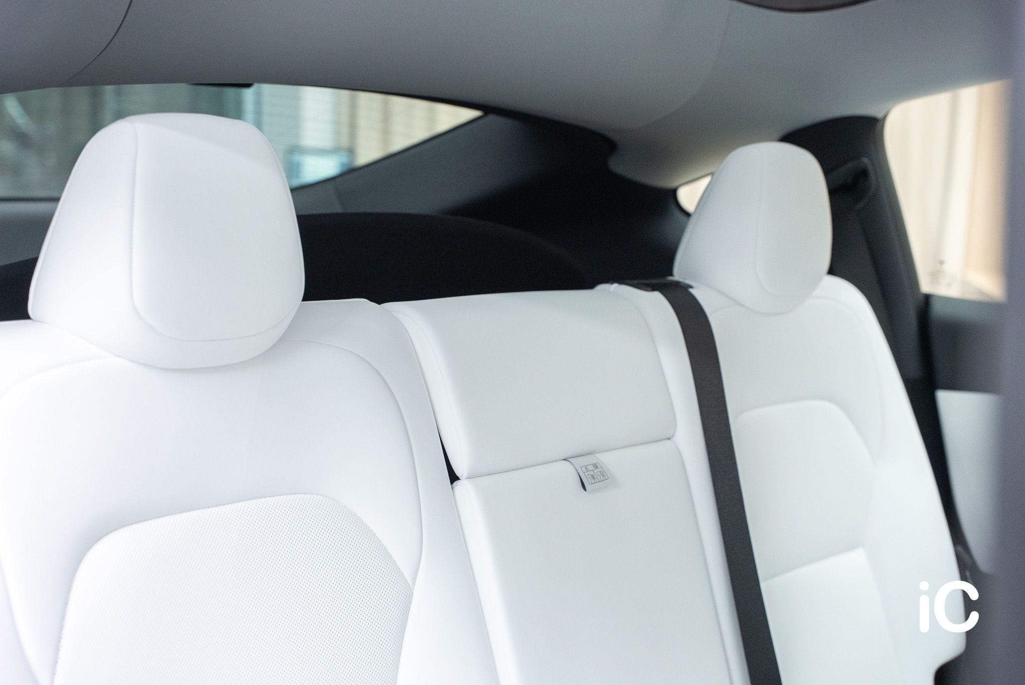 ic-detail-tesla-model-y-om-individual-colour-ppf-dynamic-pink-2-26