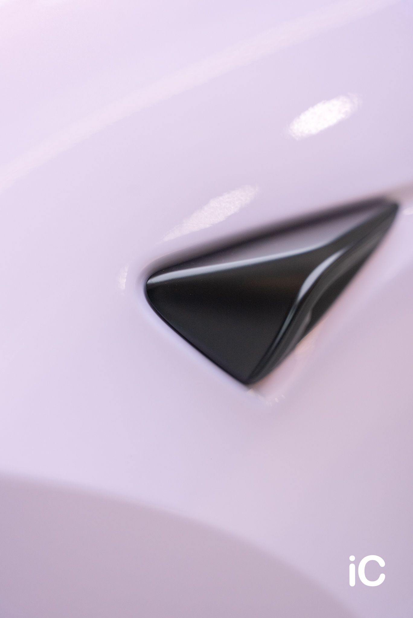 ic-detail-tesla-model-y-om-individual-colour-ppf-dynamic-pink-2-7
